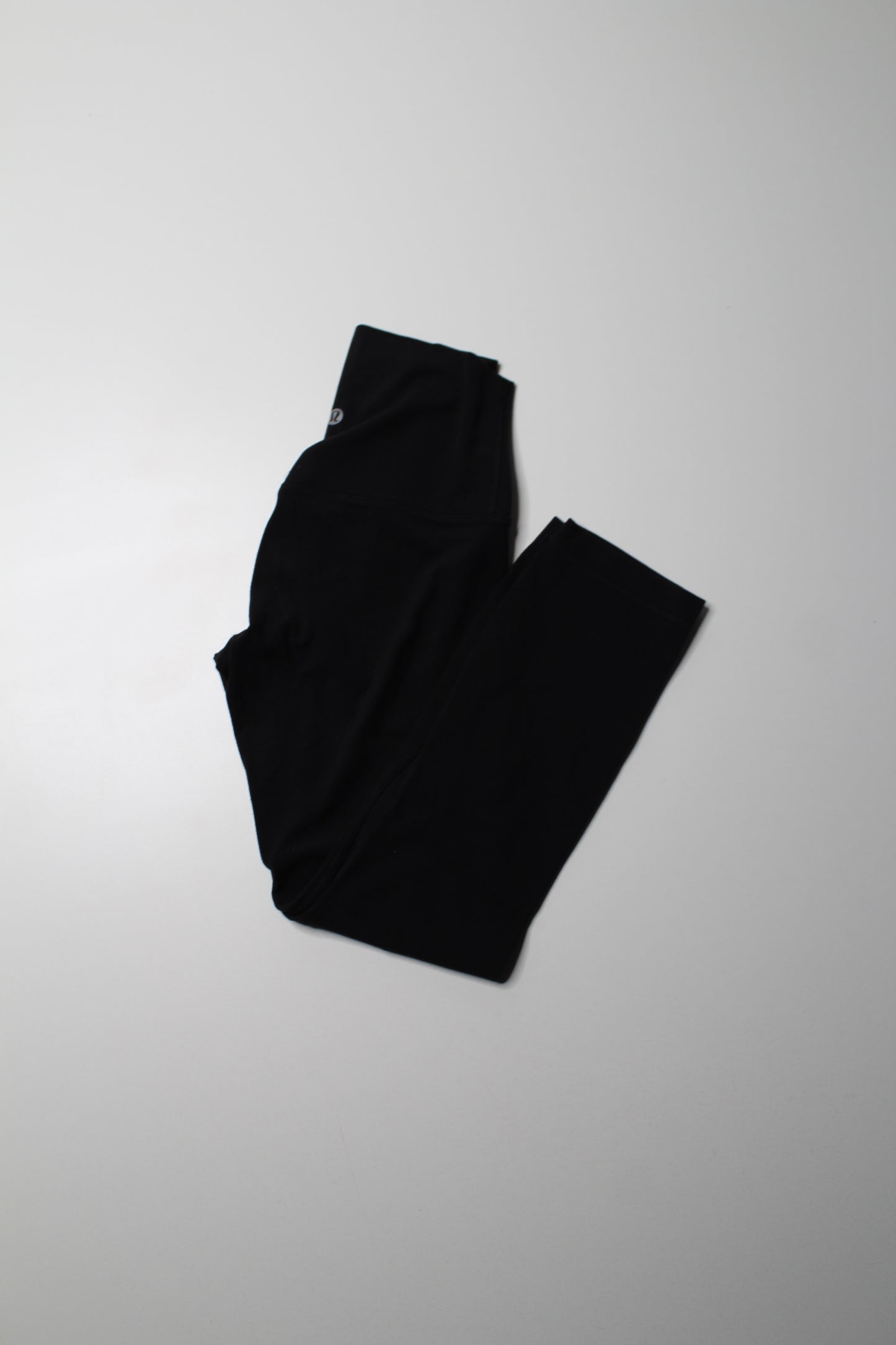 Lululemon black 'align' crop legging, size 2 (21")