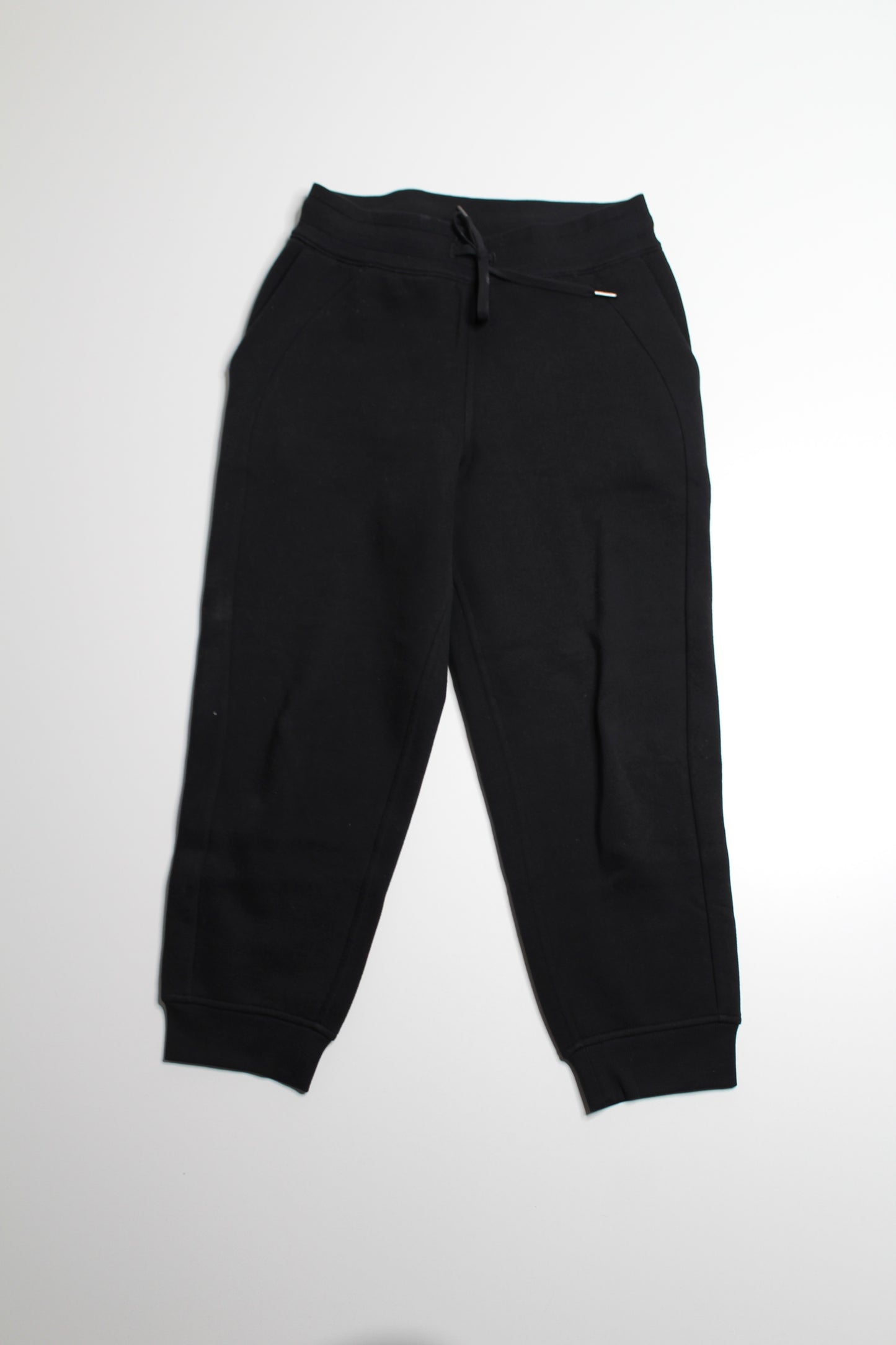 Lululemon black scuba high rise cropped jogger, size 6