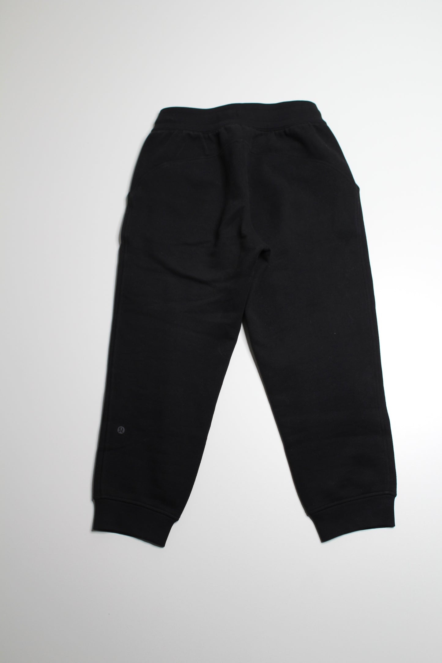 Lululemon black scuba high rise cropped jogger, size 6