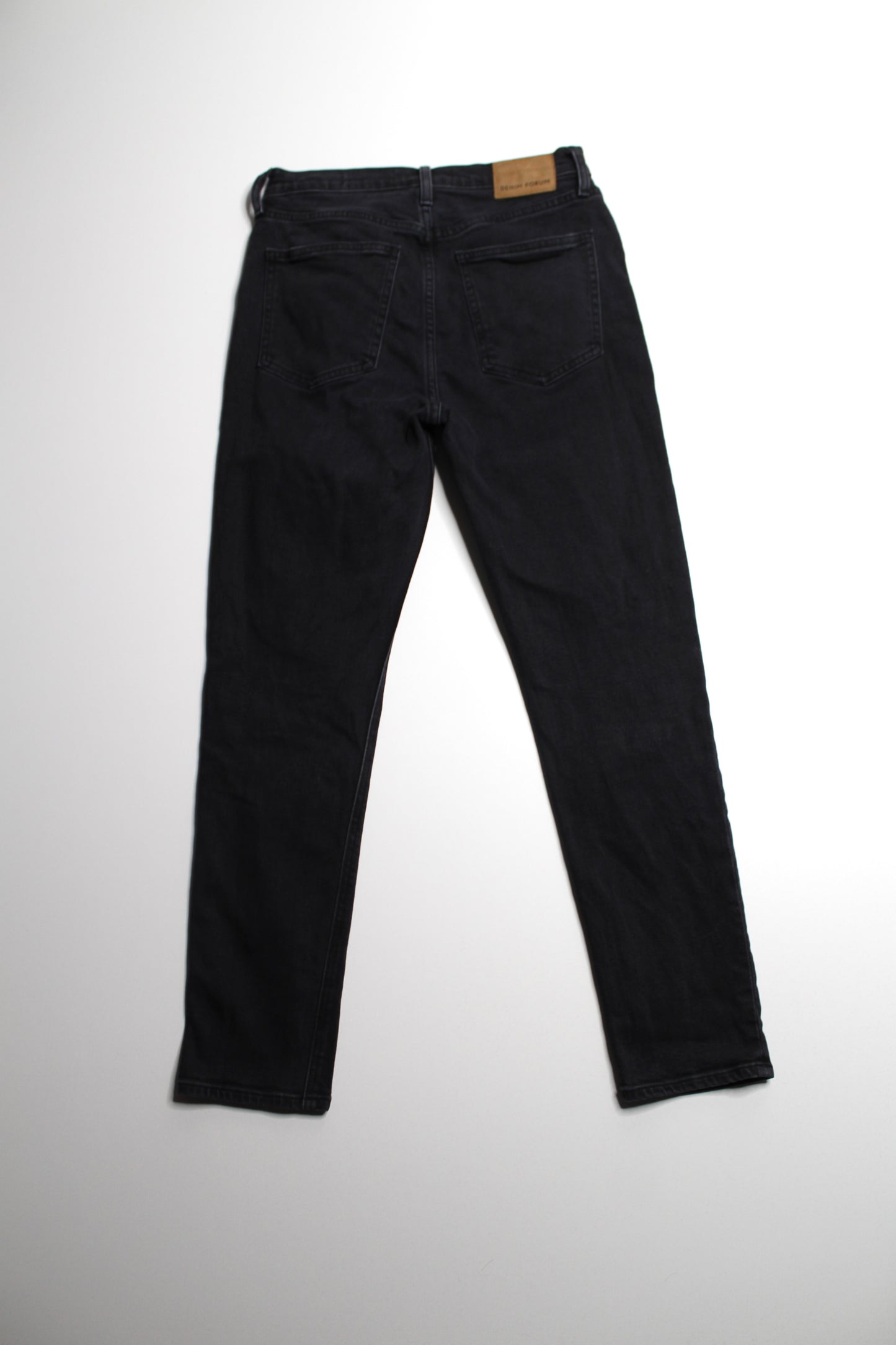 Aritzia Denim Forum black eyeliner 'Yoko high rise slim' jeans, size 28 (28L)