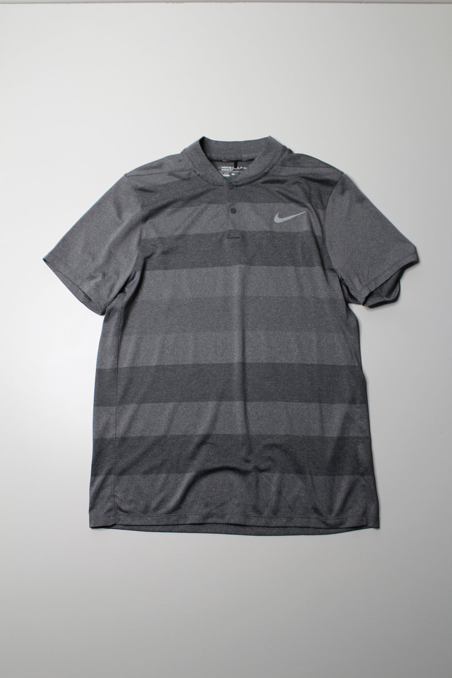 Mens Nike grey stripe short sleeve golf shirt, size large *modern fit