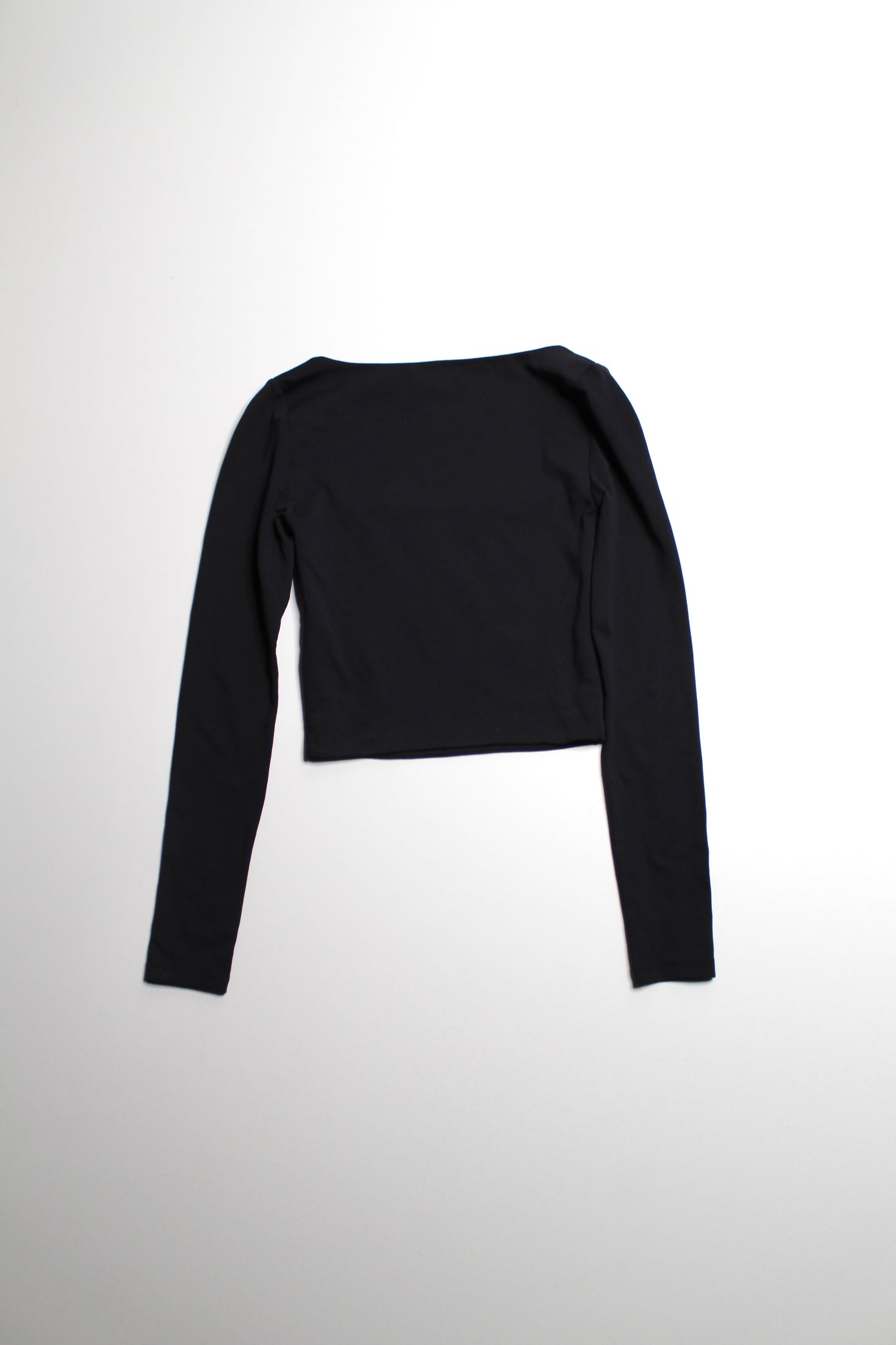 Aritzia Babaton black square neck ‘contour crew’ cropped long sleeve, size xs (ON HOLD)