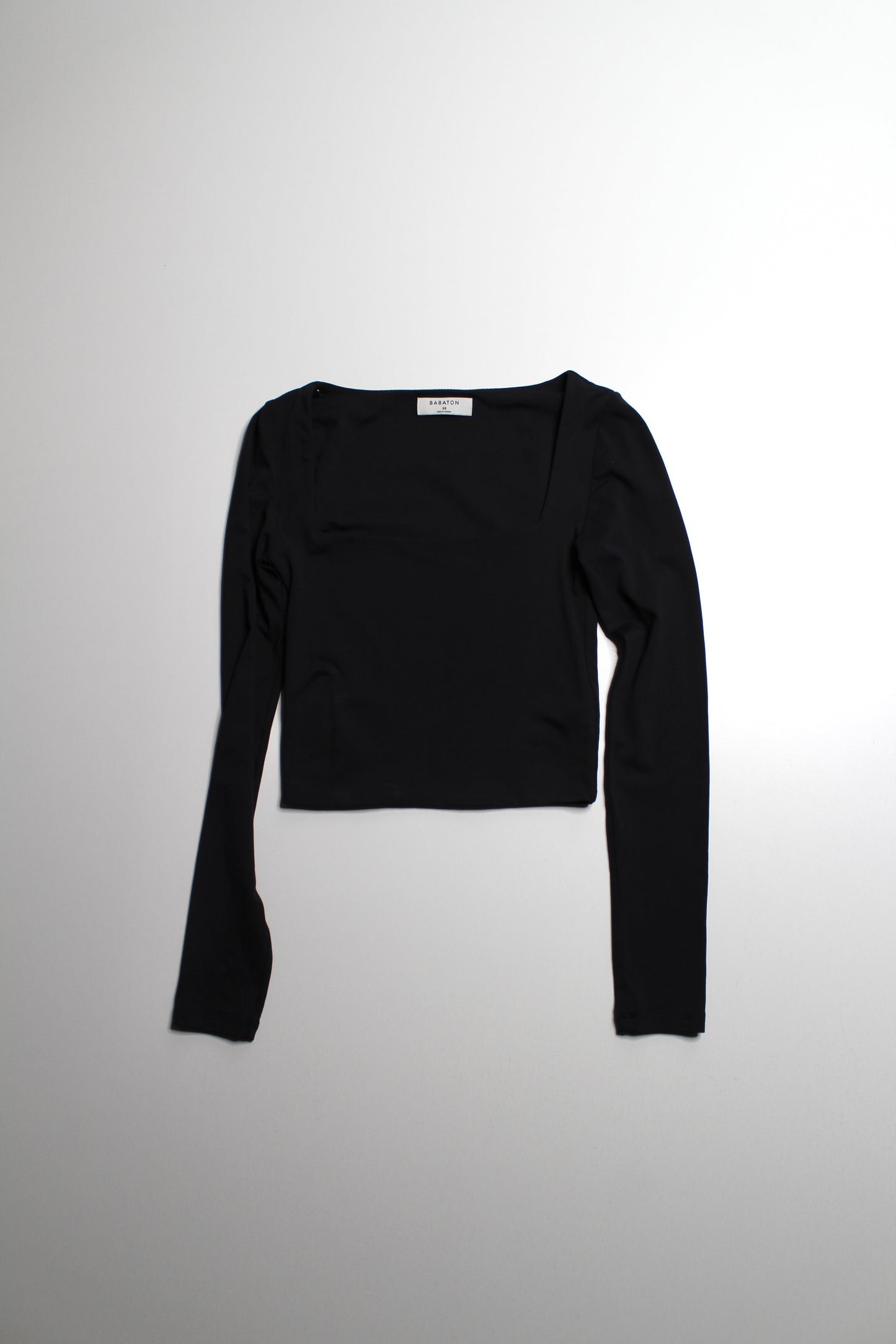 Aritzia Babaton black square neck ‘contour crew’ cropped long sleeve, size xs (ON HOLD)