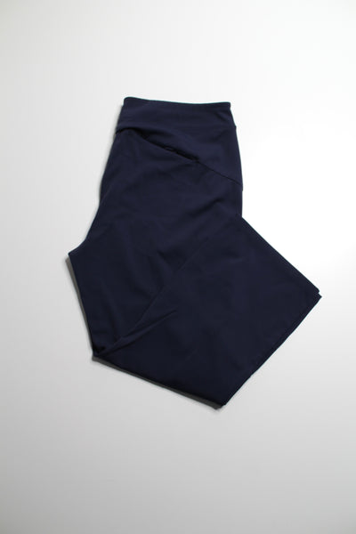 Athleta navy endless high rise cropped pant, size 22 (price reduced: was $48)