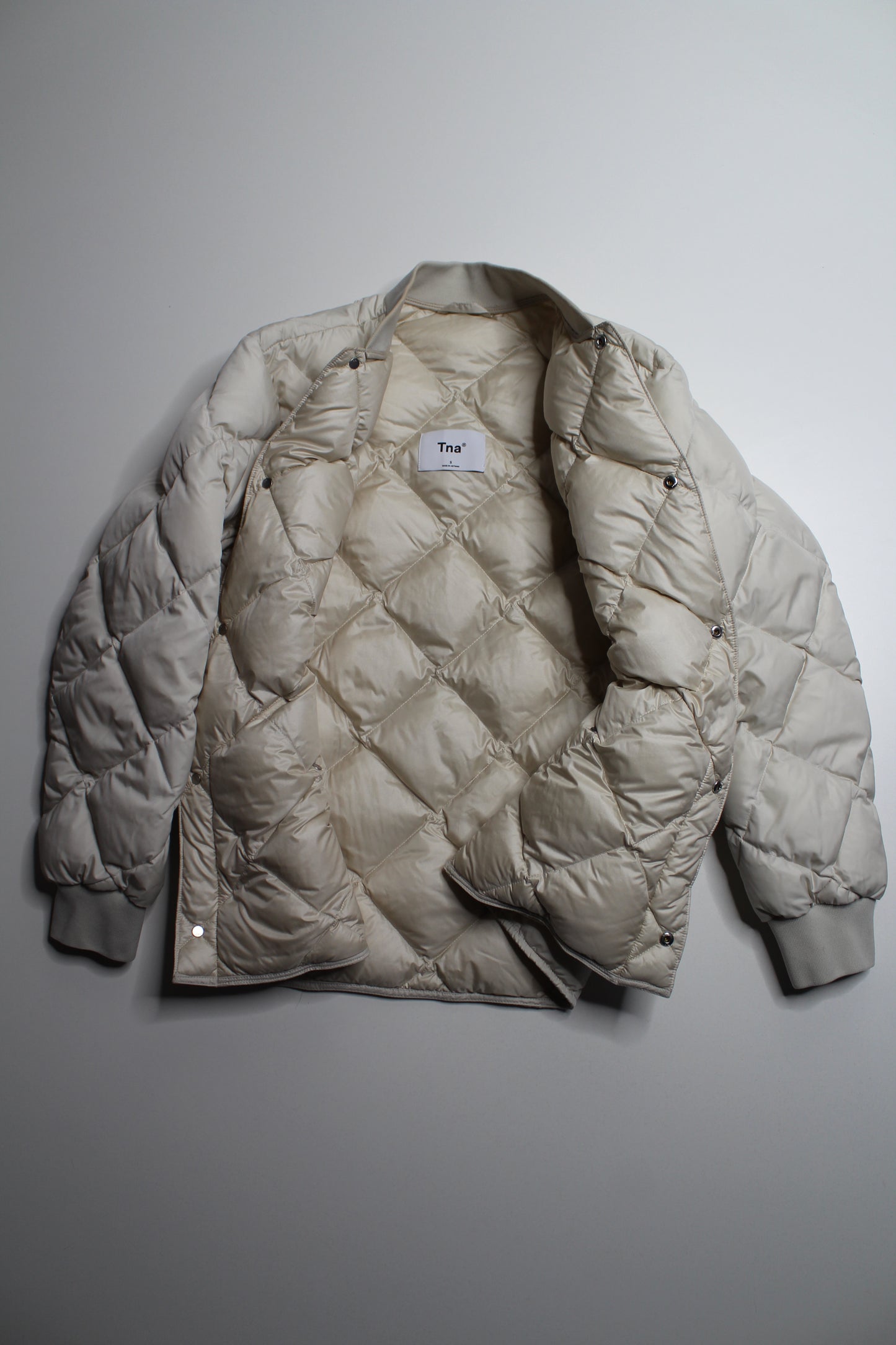 Aritzia TNA matte pearl 'archive' quilted jacket, size small (relaxed/loose fit)