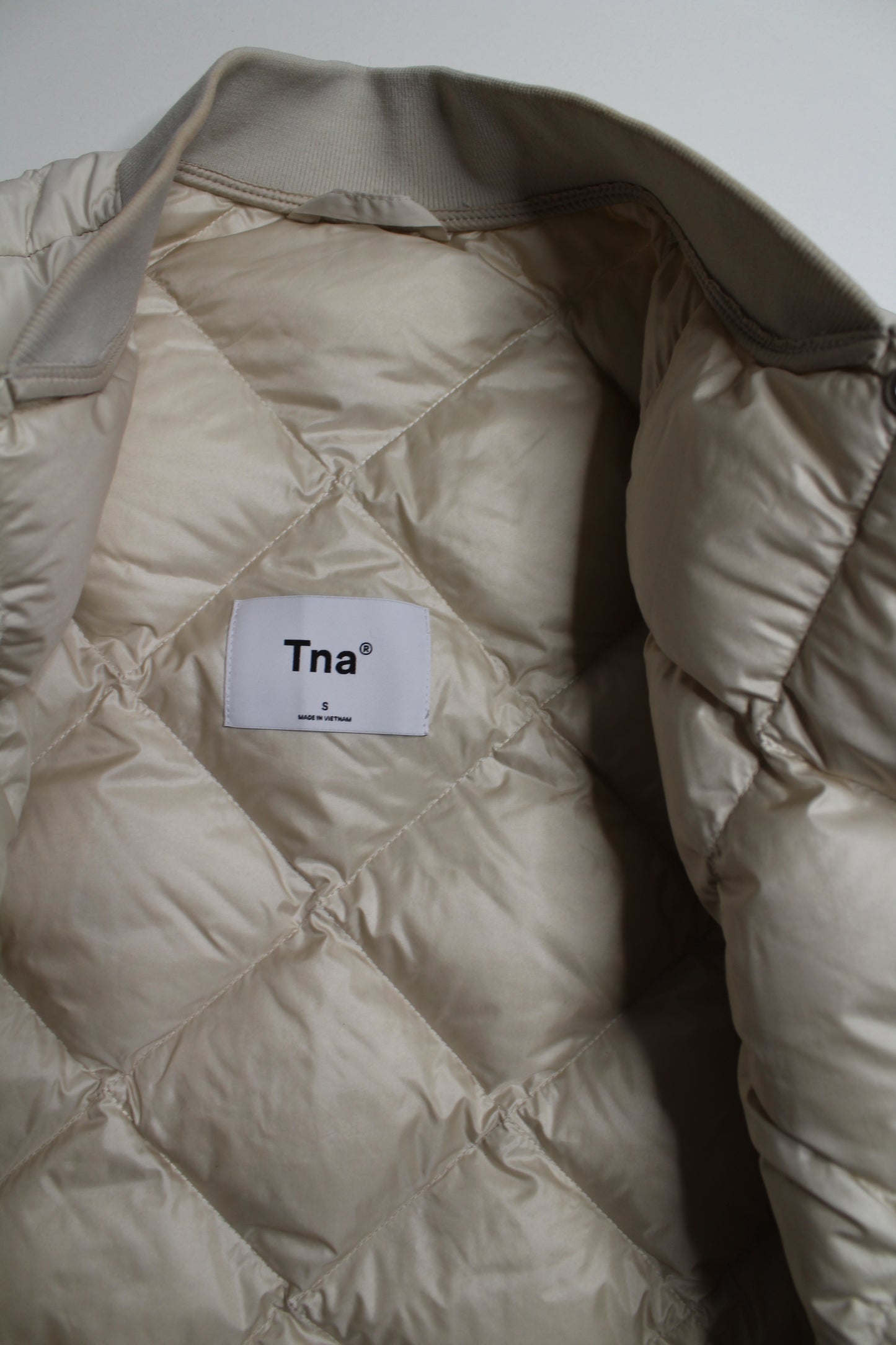 Aritzia TNA matte pearl 'archive' quilted jacket, size small (relaxed/loose fit)