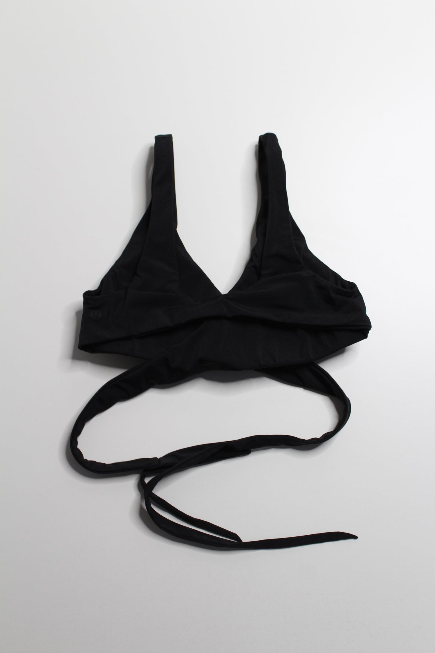 Lululemon black all that glimmers swim top. No size, fits like medium (fits 6/8)