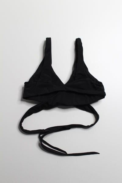 Lululemon black all that glimmers swim top. No size, fits like medium (fits 6/8)