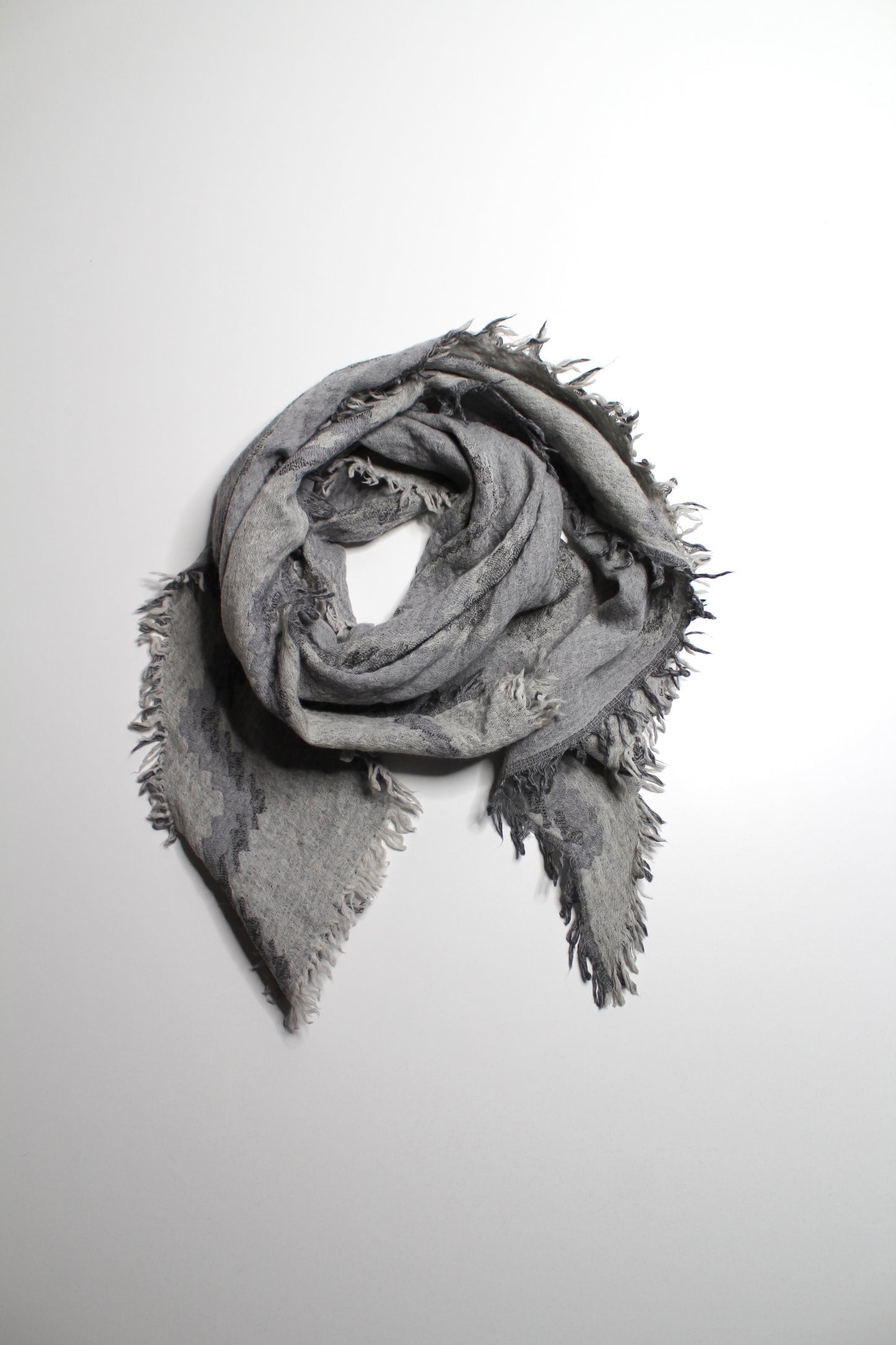 Aritzia light grey mosaic triangle scarf