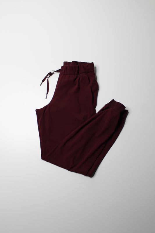 Lululemon garnet ‘on the fly’ jogger, size 4 (28") *luxtreme