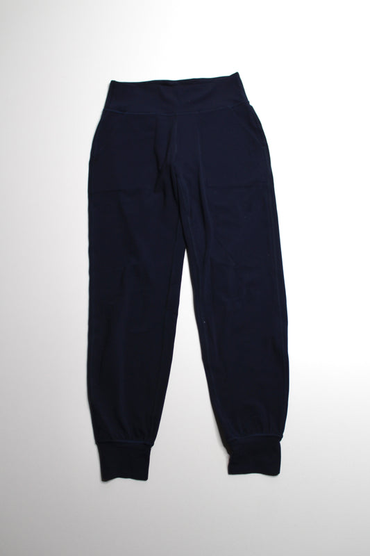 Lululemon true navy ‘align’ jogger, size 6
