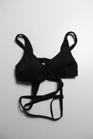 Lululemon black all that glimmers swim top. No size, fits like medium (fits 6/8)