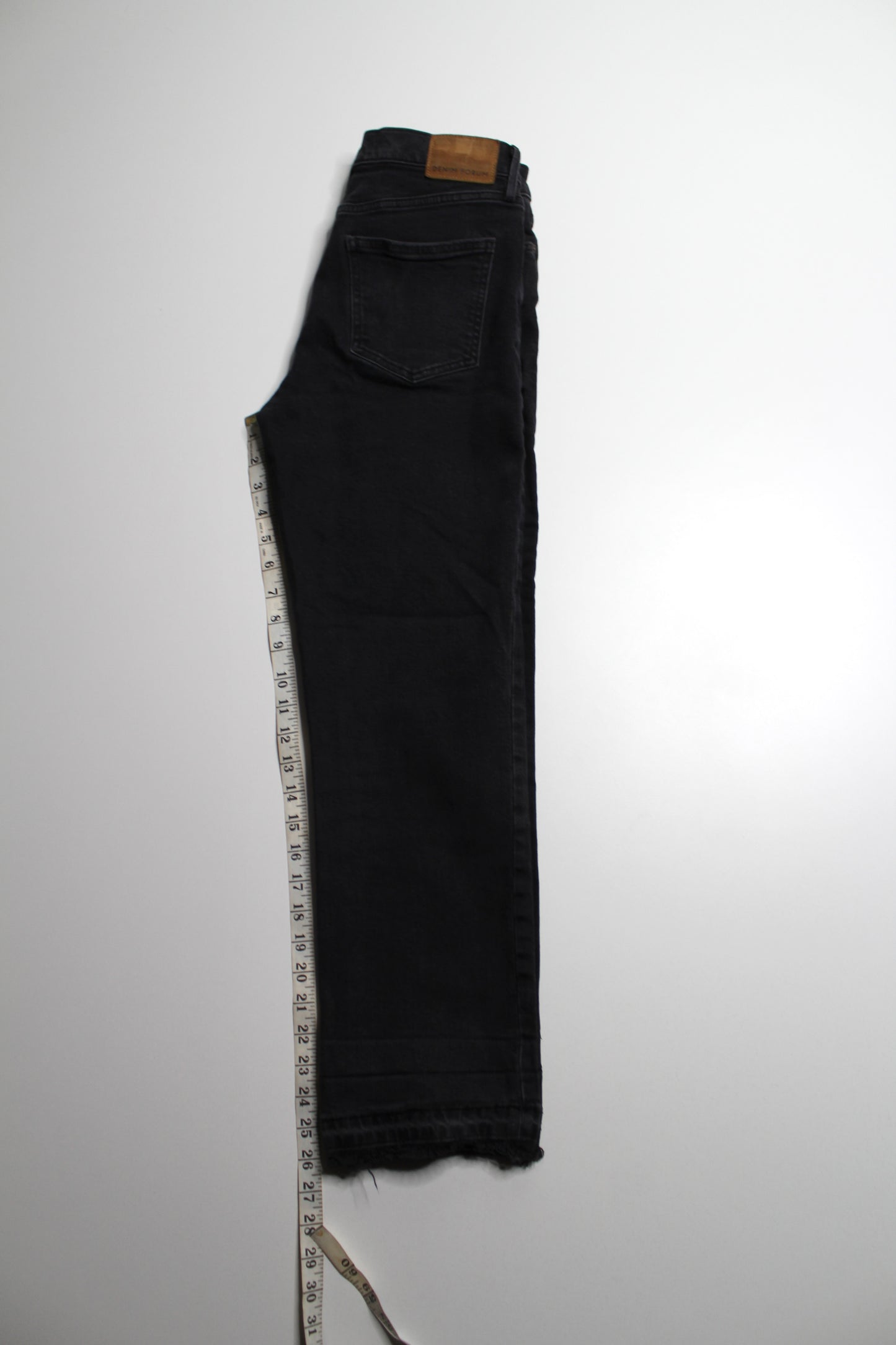 Aritzia Denim Forum black eyeliner 'arlo high rise straight' jeans, size 27