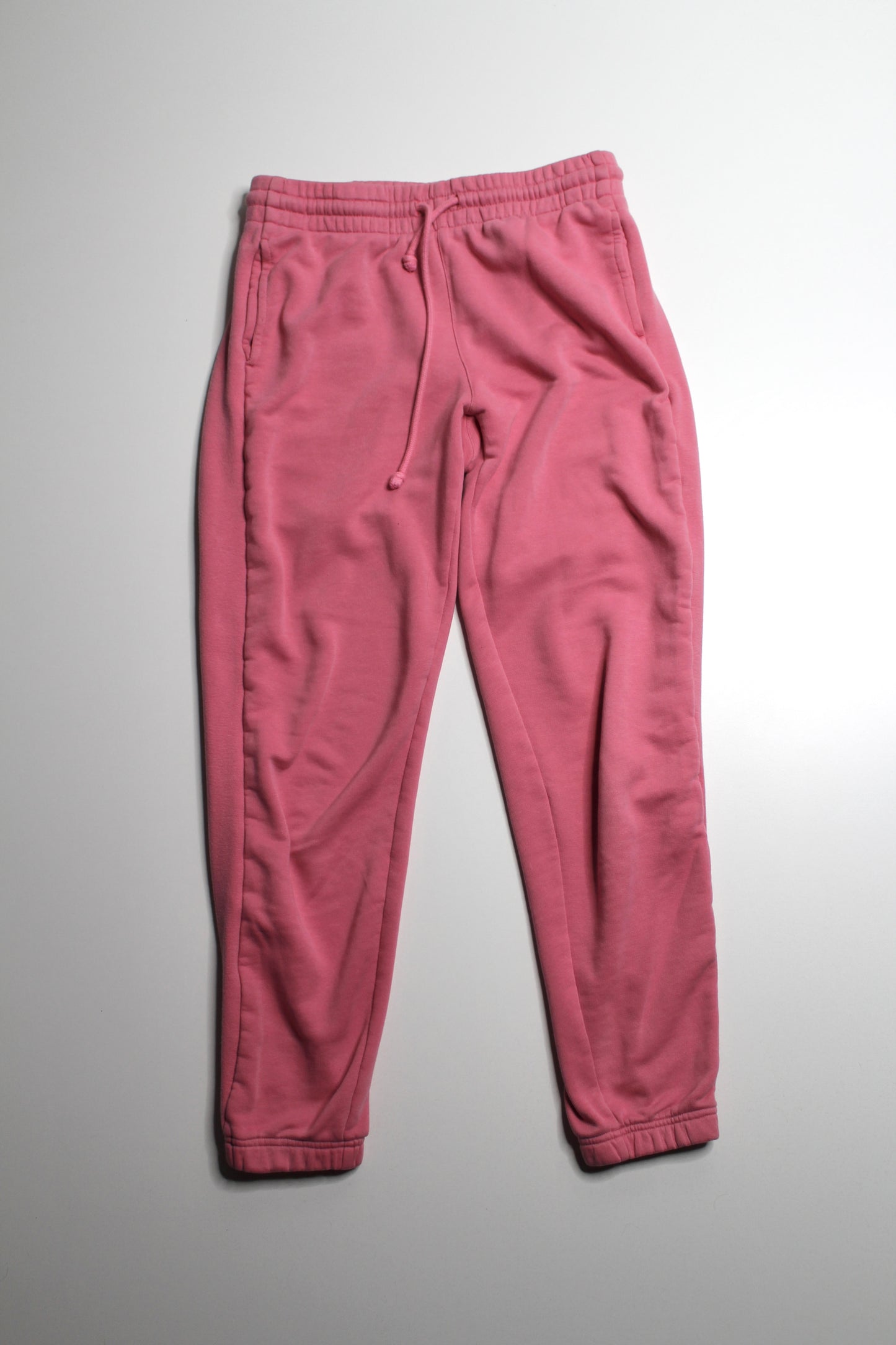 Aritzia TNA pink AIRY boyfriend joggers, size small *matching sweatshirt available