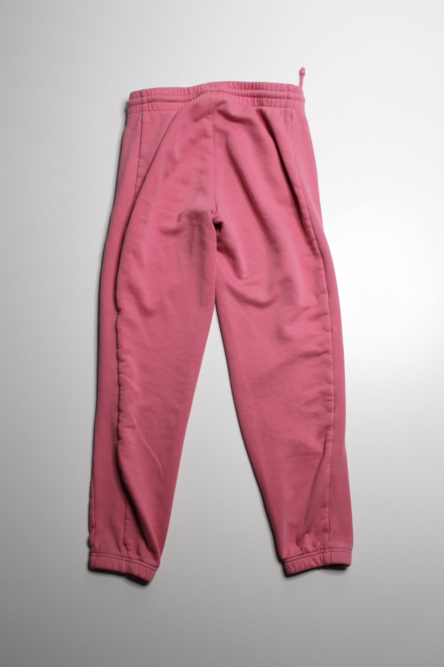 Aritzia TNA pink AIRY boyfriend joggers, size small *matching sweatshirt available