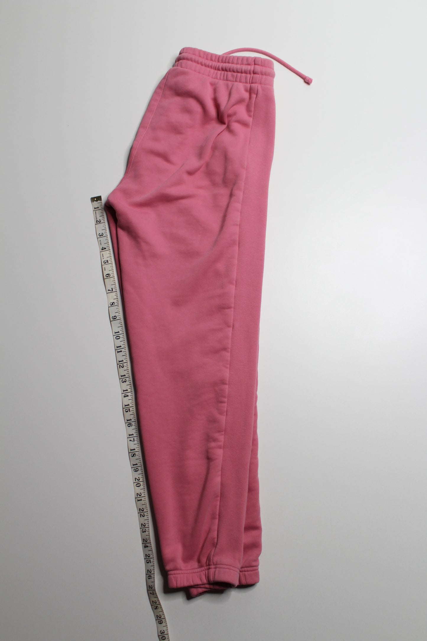 Aritzia TNA pink AIRY boyfriend joggers, size small *matching sweatshirt available
