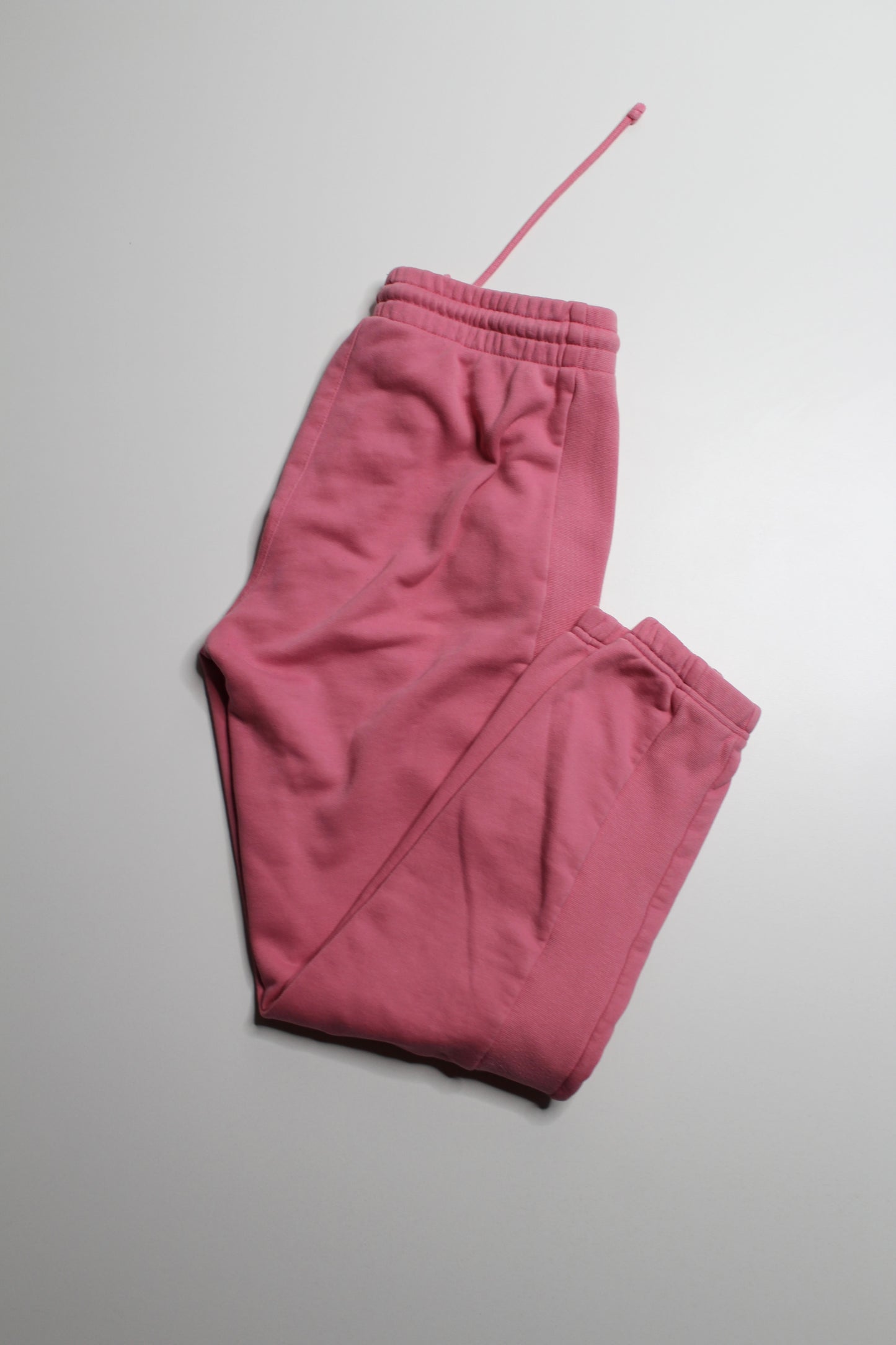 Aritzia TNA pink AIRY boyfriend joggers, size small *matching sweatshirt available