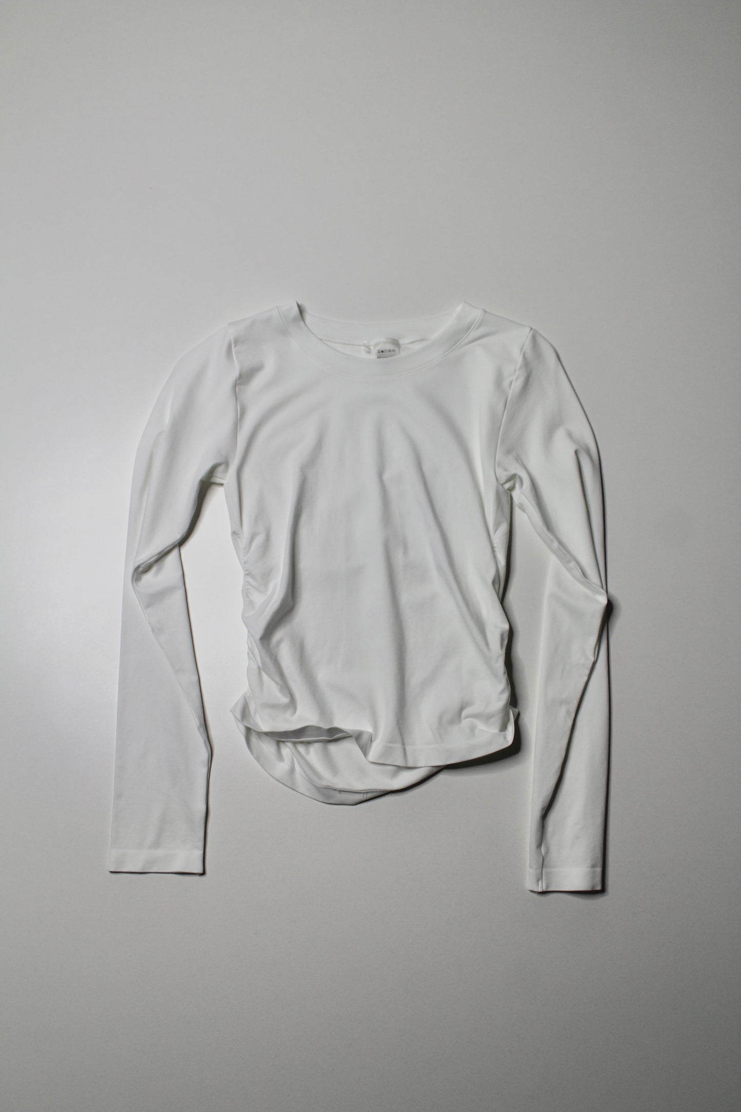 Aritzia seamless white long sleeve, size medium