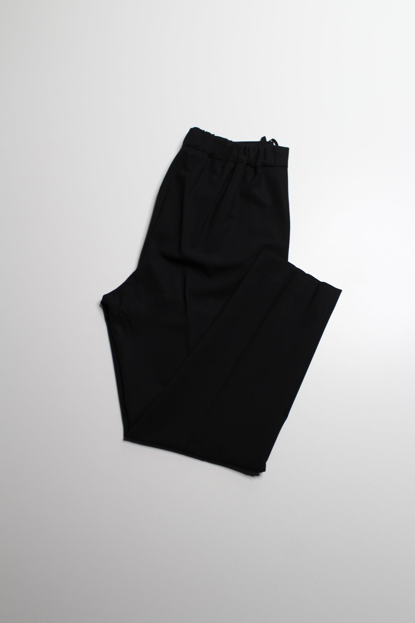 Aritzia Babaton black dress pant, size 8 (medium)