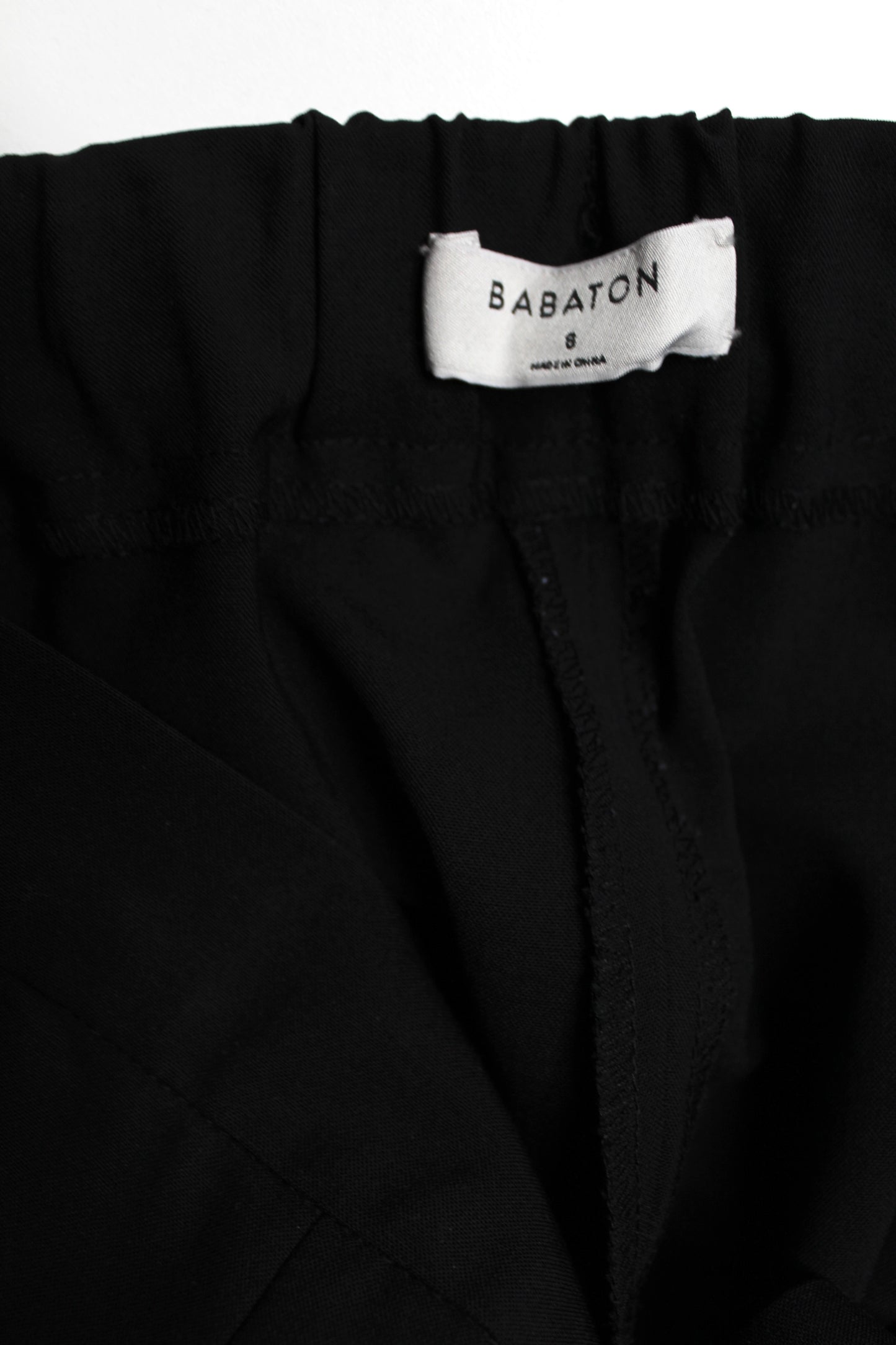 Aritzia Babaton black dress pant, size 8 (medium)