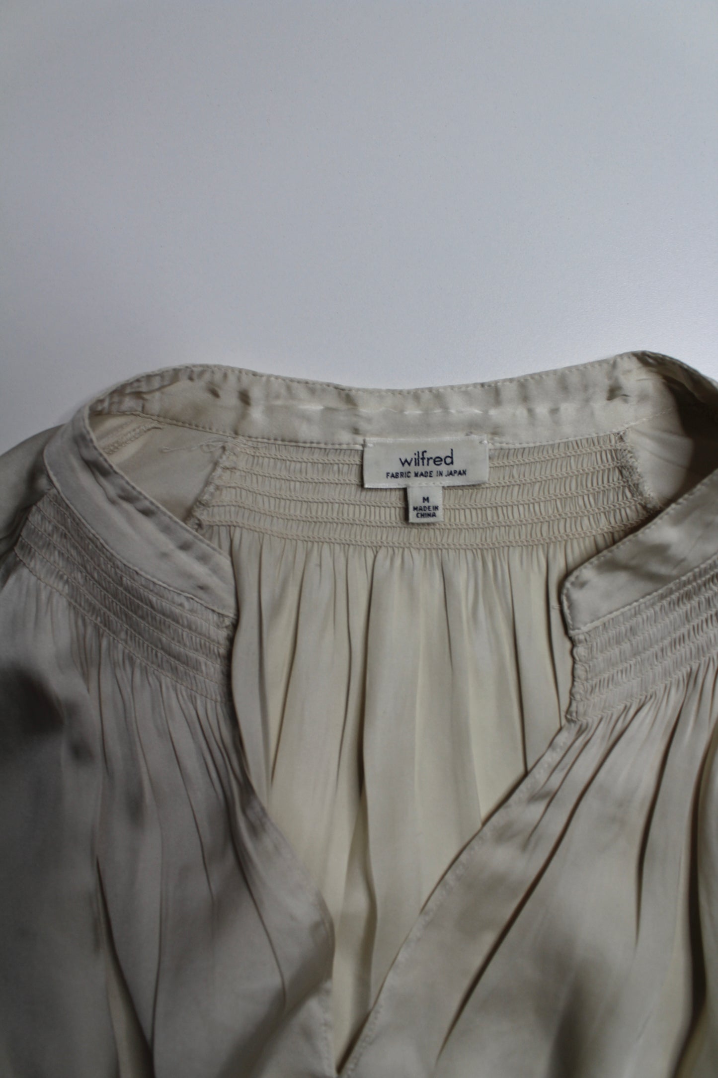 Aritzia Wilfred champagne silk blouse, size medium