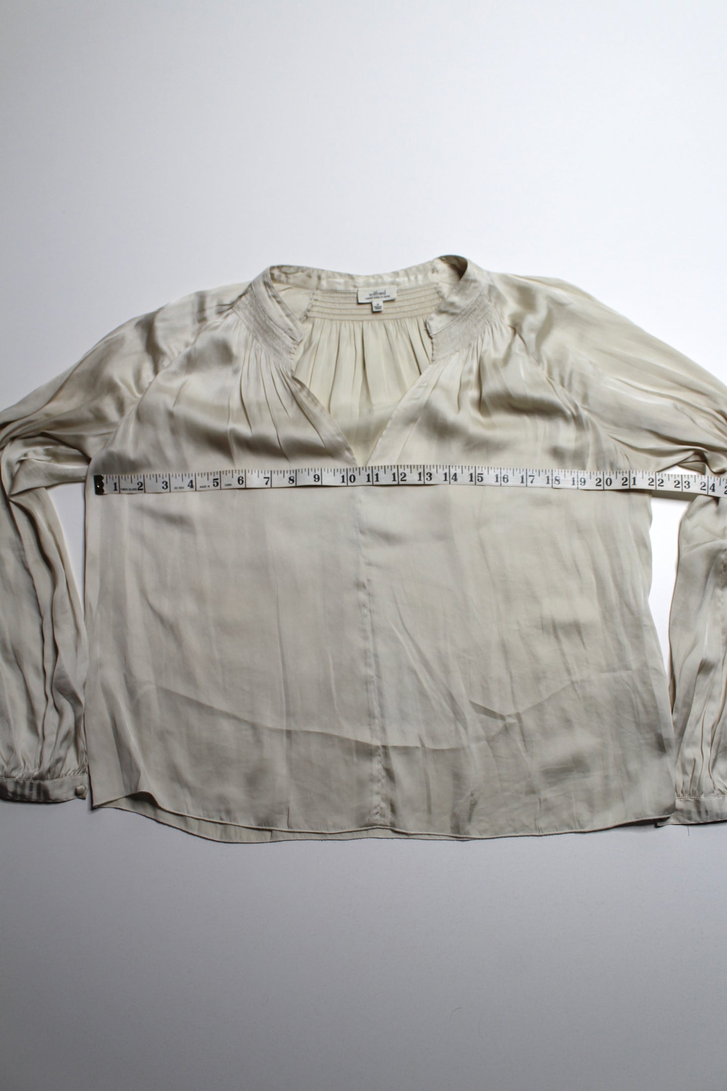 Aritzia Wilfred champagne silk blouse, size medium