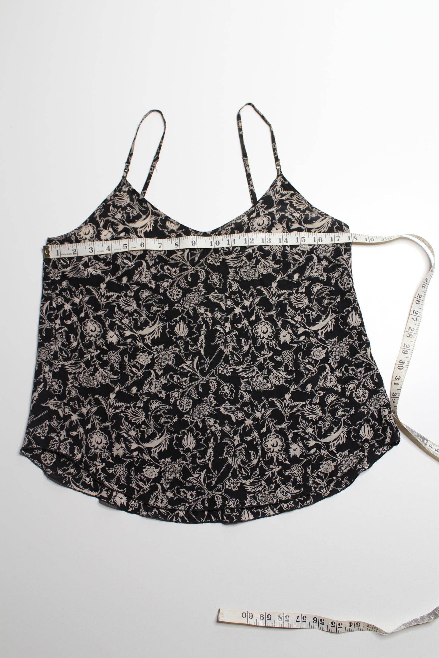 Aritzia Wilfred silk camisole, no size. Fits like large