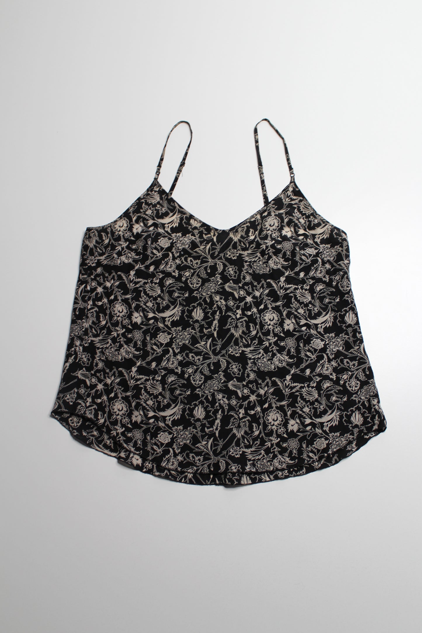 Aritzia Wilfred silk camisole, no size. Fits like large