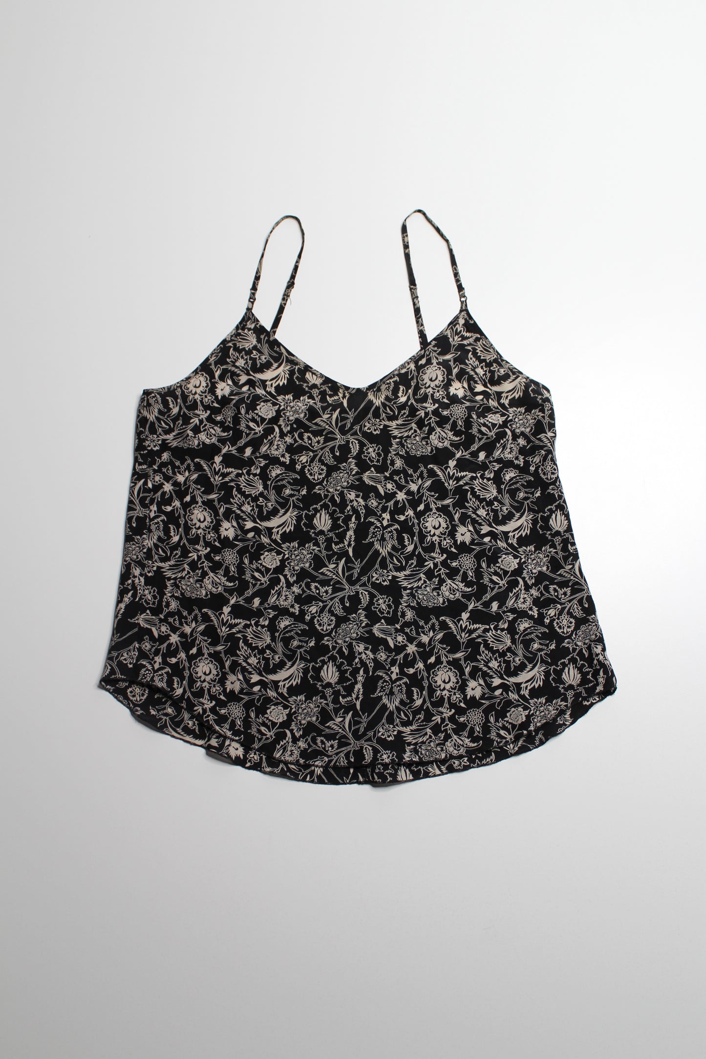 Aritzia Wilfred silk camisole, no size. Fits like large