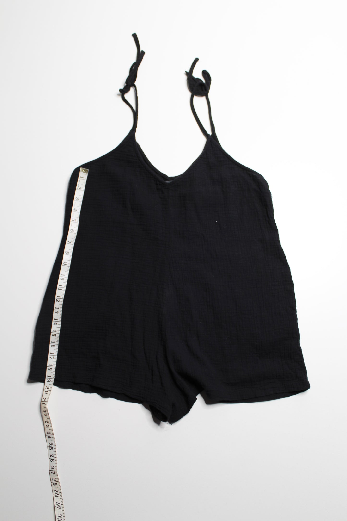 SNDYS everyday shorts romper, size large