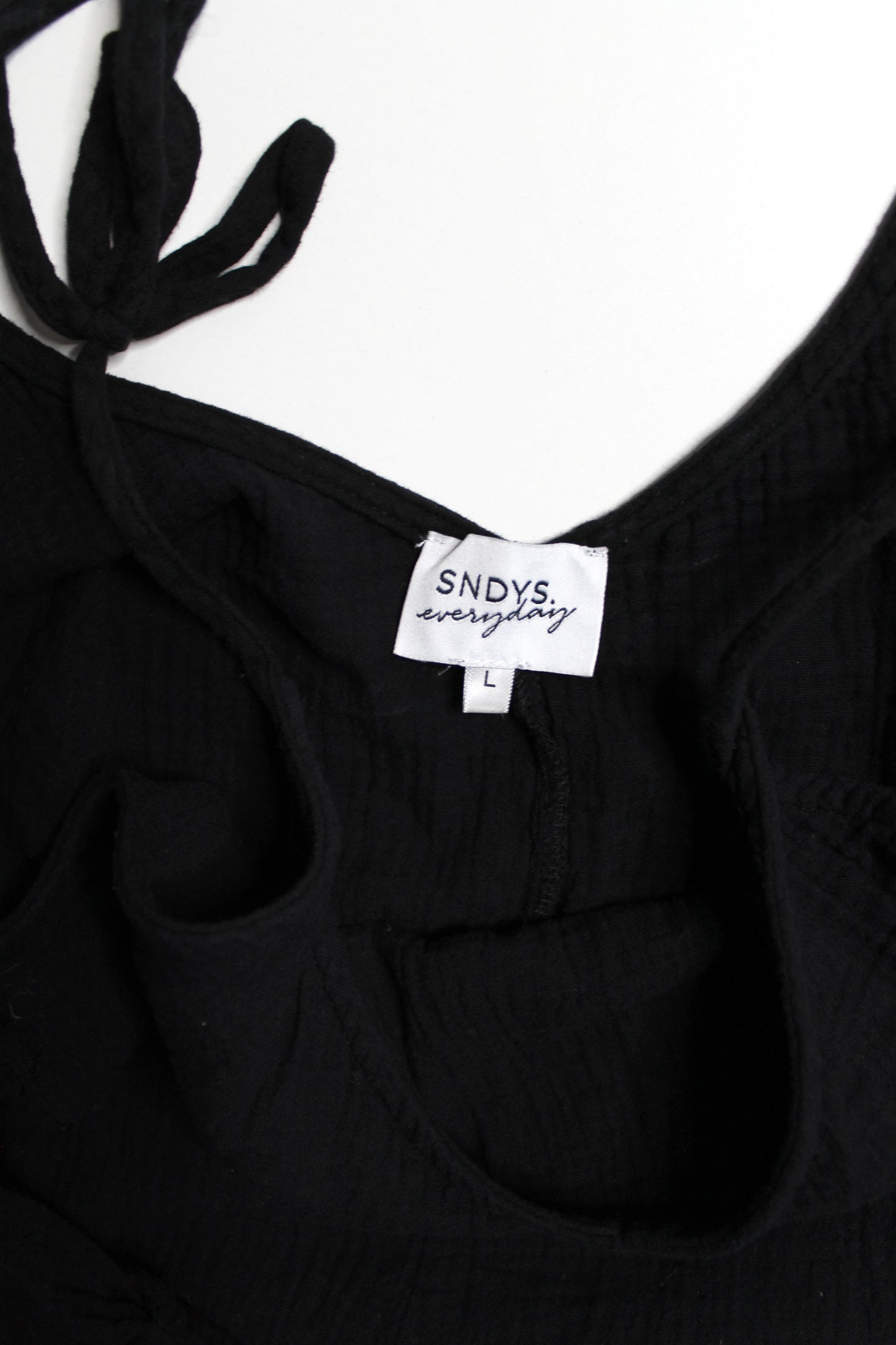 SNDYS everyday shorts romper, size large