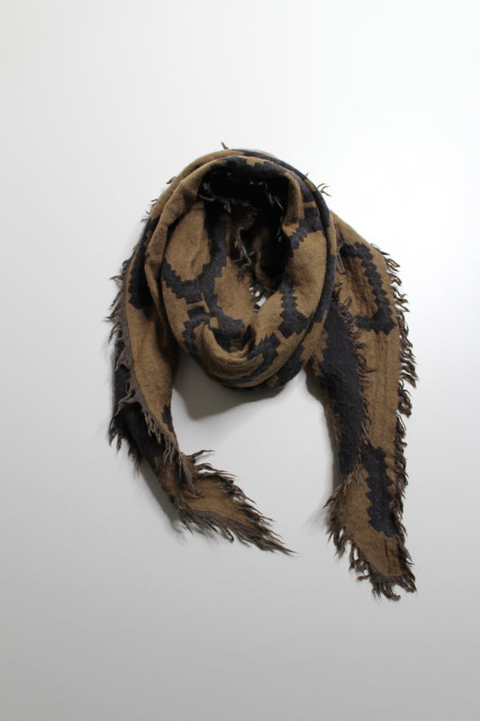 Aritzia wilfred reversible triangle scarf (price reduced: was $30)