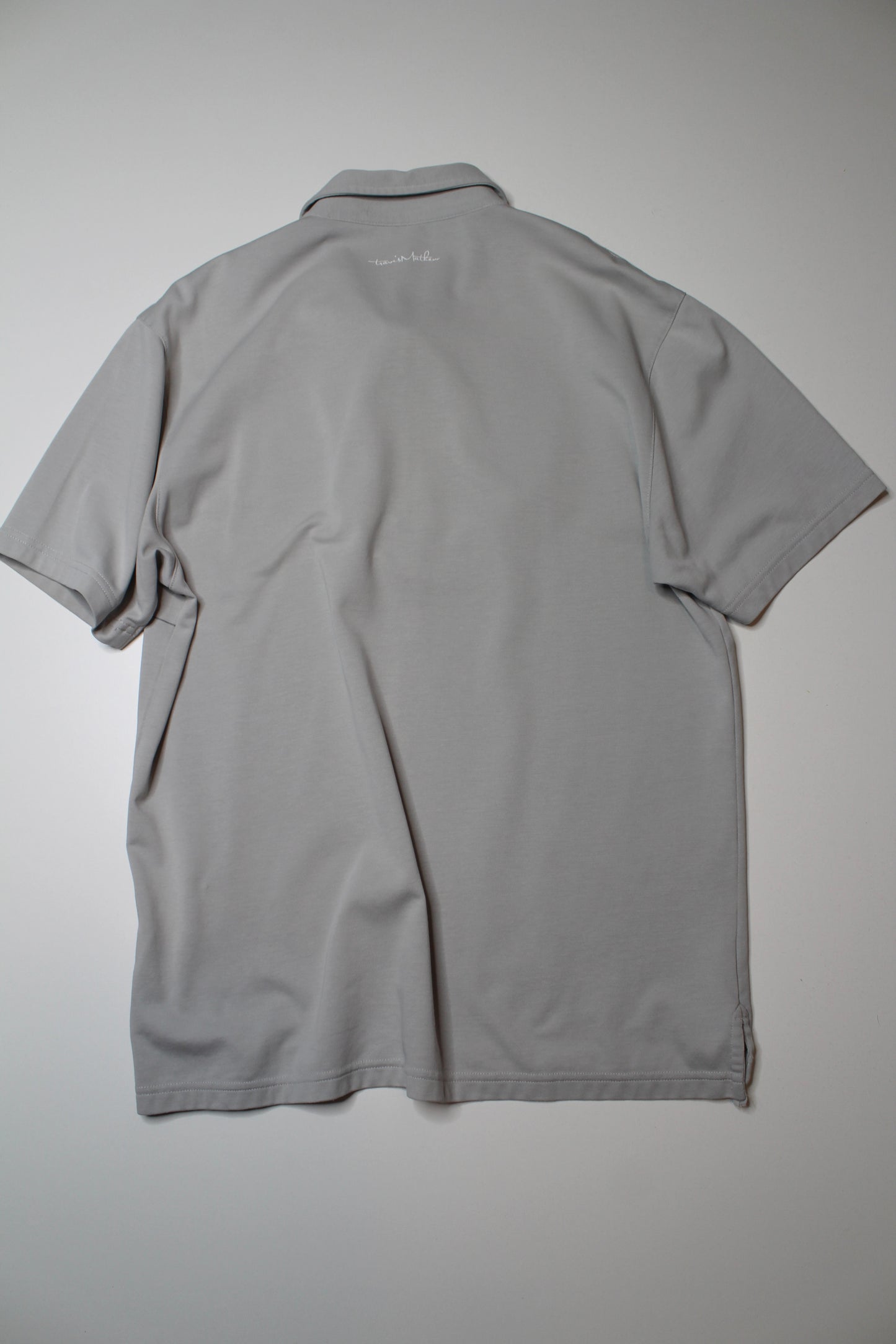 Mens Travis Mathew golf short sleeve, size large