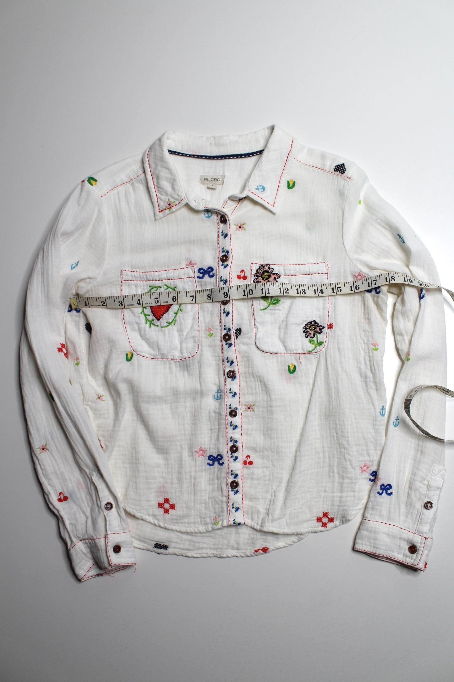 Anthropologie Pilcro white embroidered icon flowers button down long sleeve, size small
