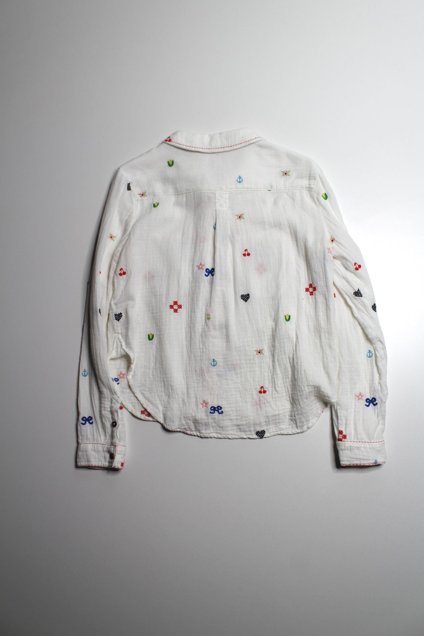 Anthropologie Pilcro white embroidered icon flowers button down long sleeve, size small