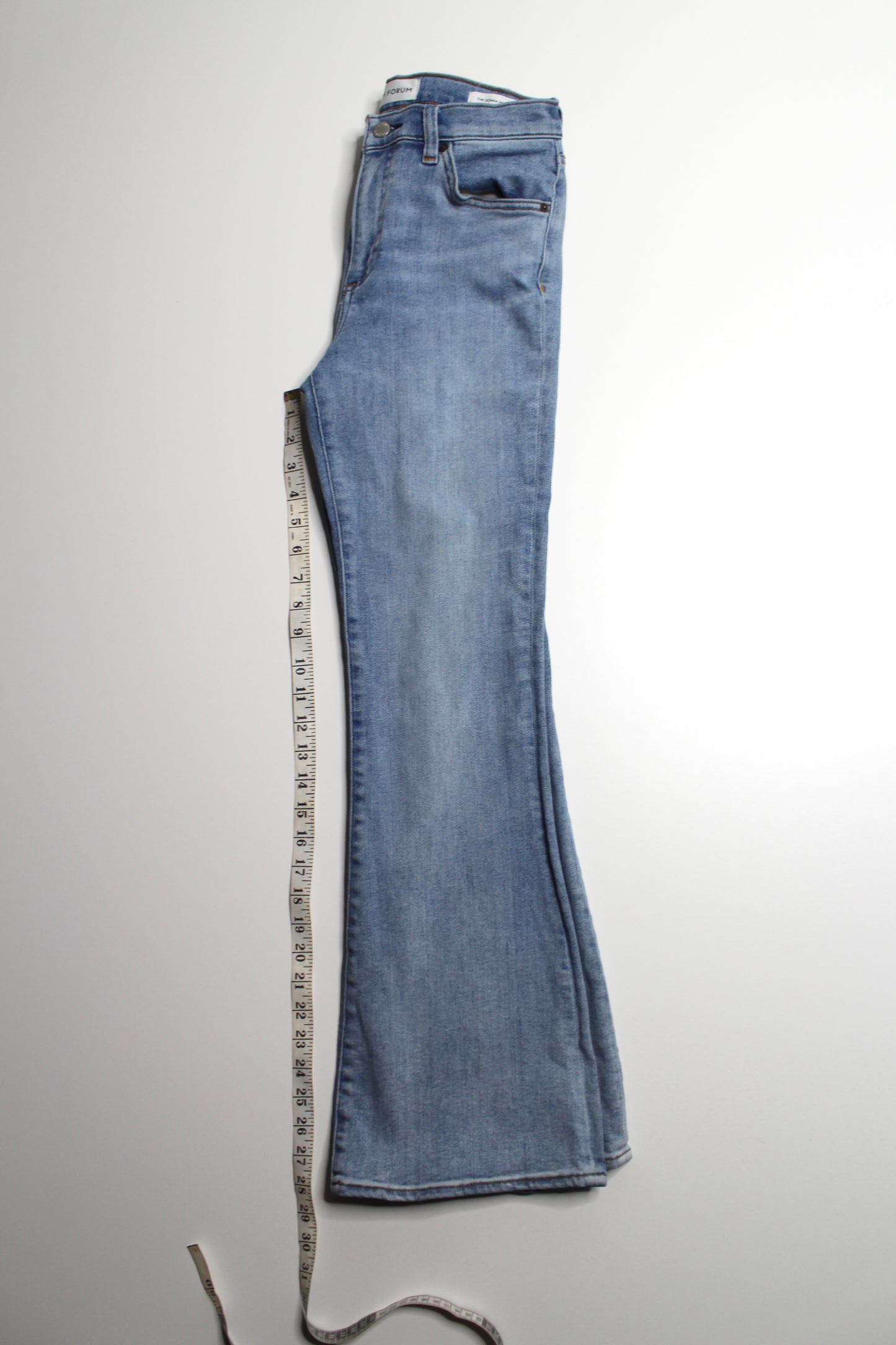 Aritzia Denim Forum 'donna mid rise flare' jeans, size 28 (30L)