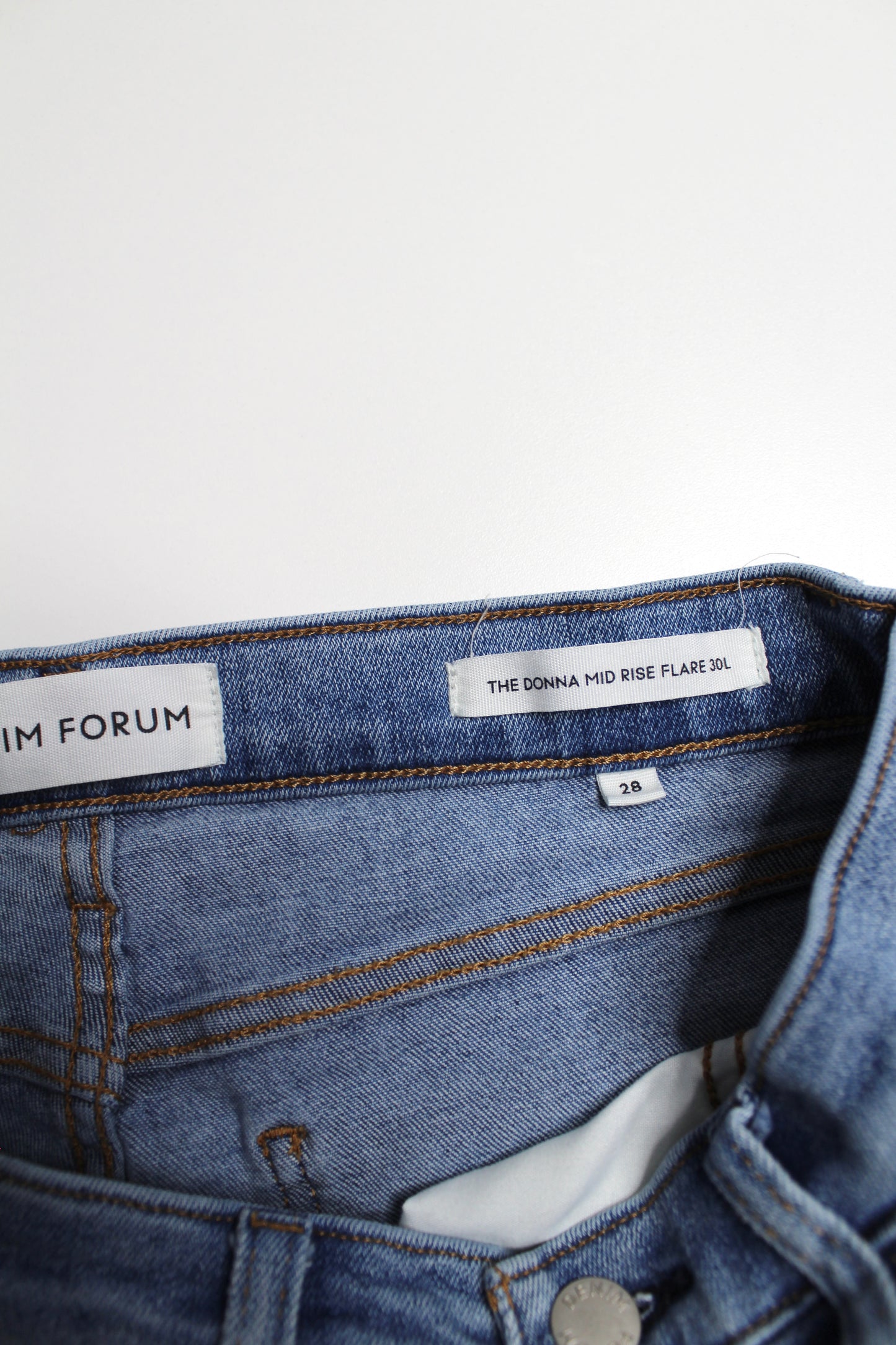 Aritzia Denim Forum 'donna mid rise flare' jeans, size 28 (30L)