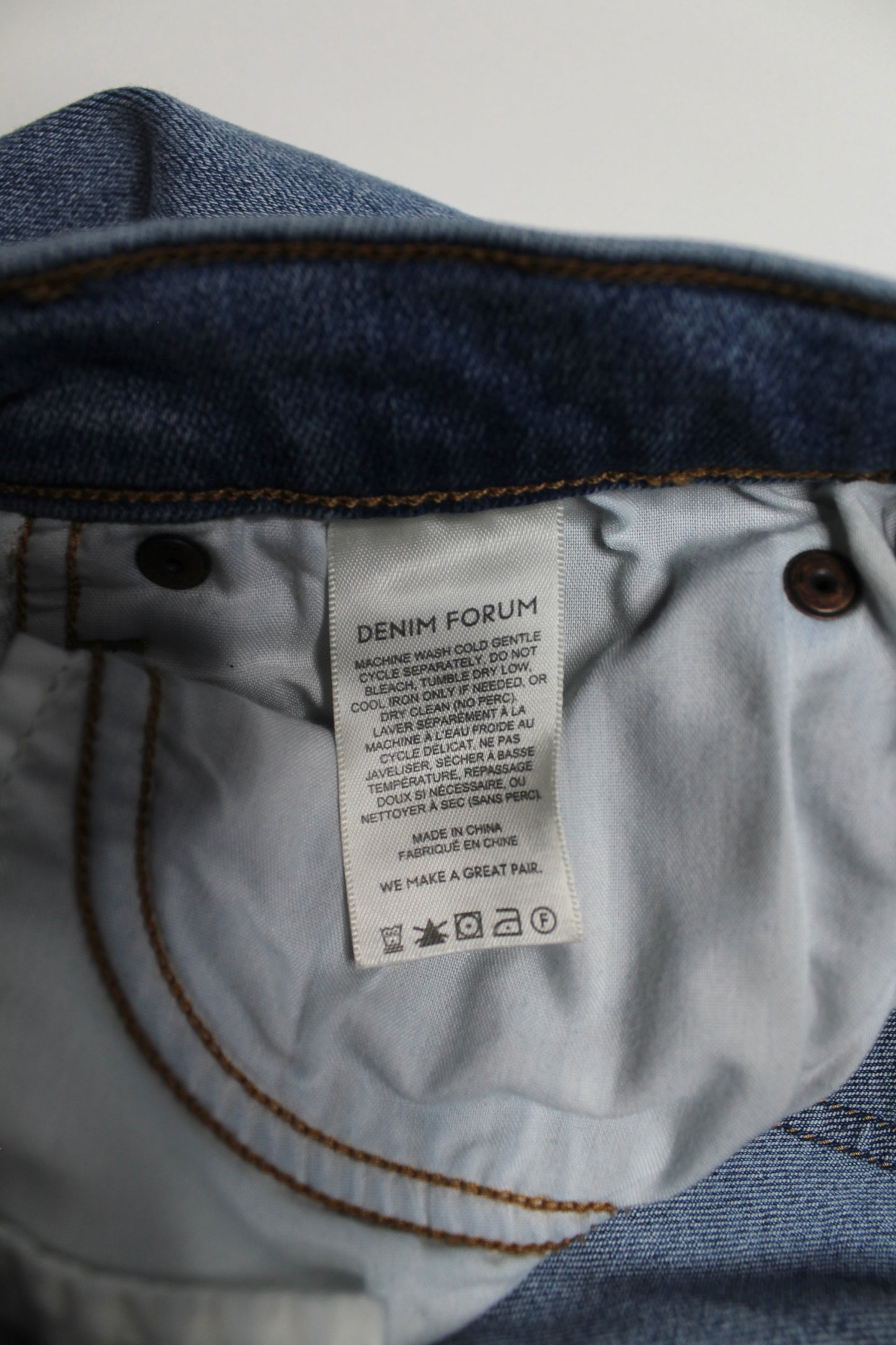 Aritzia Denim Forum 'donna mid rise flare' jeans, size 28 (30L)