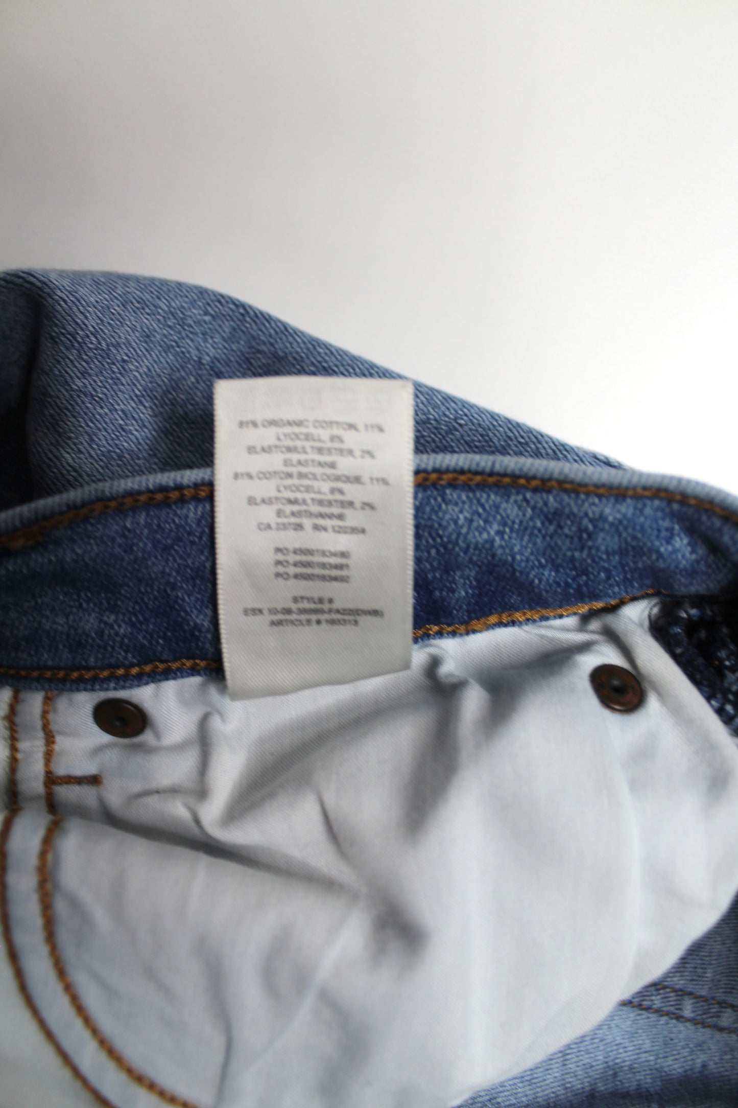 Aritzia Denim Forum 'donna mid rise flare' jeans, size 28 (30L)
