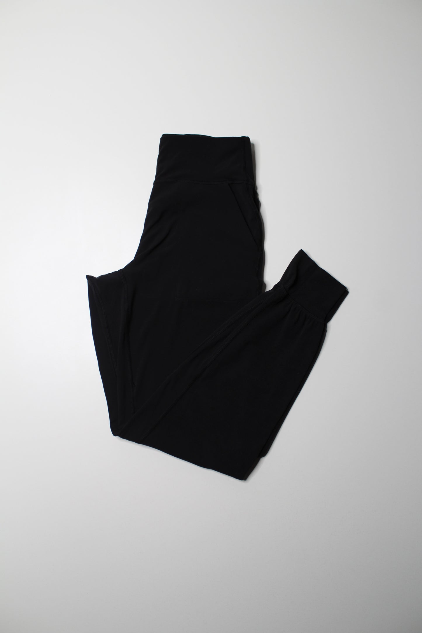 Lululemon black ‘align’ jogger, size 8