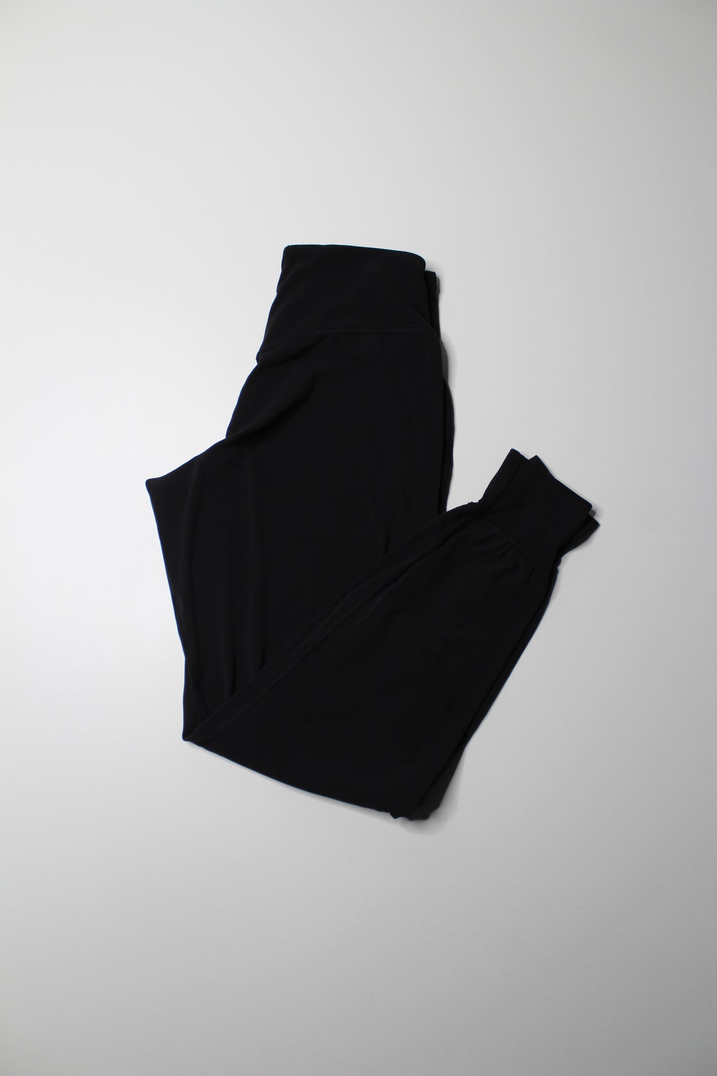 Lululemon black ‘align’ jogger, size 4