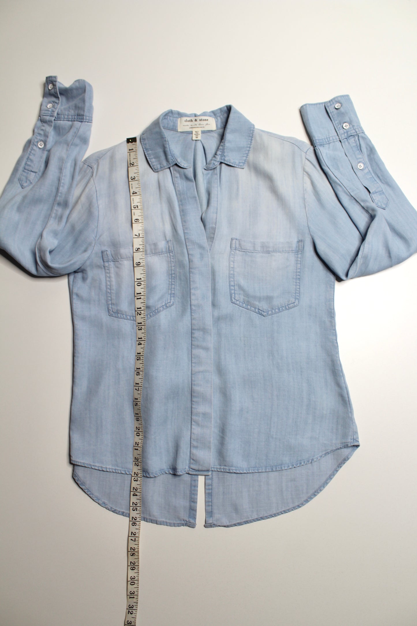 Anthropologie Cloth & Stone chambray tencel button down long sleeve, size xsmall (relaxed fit)