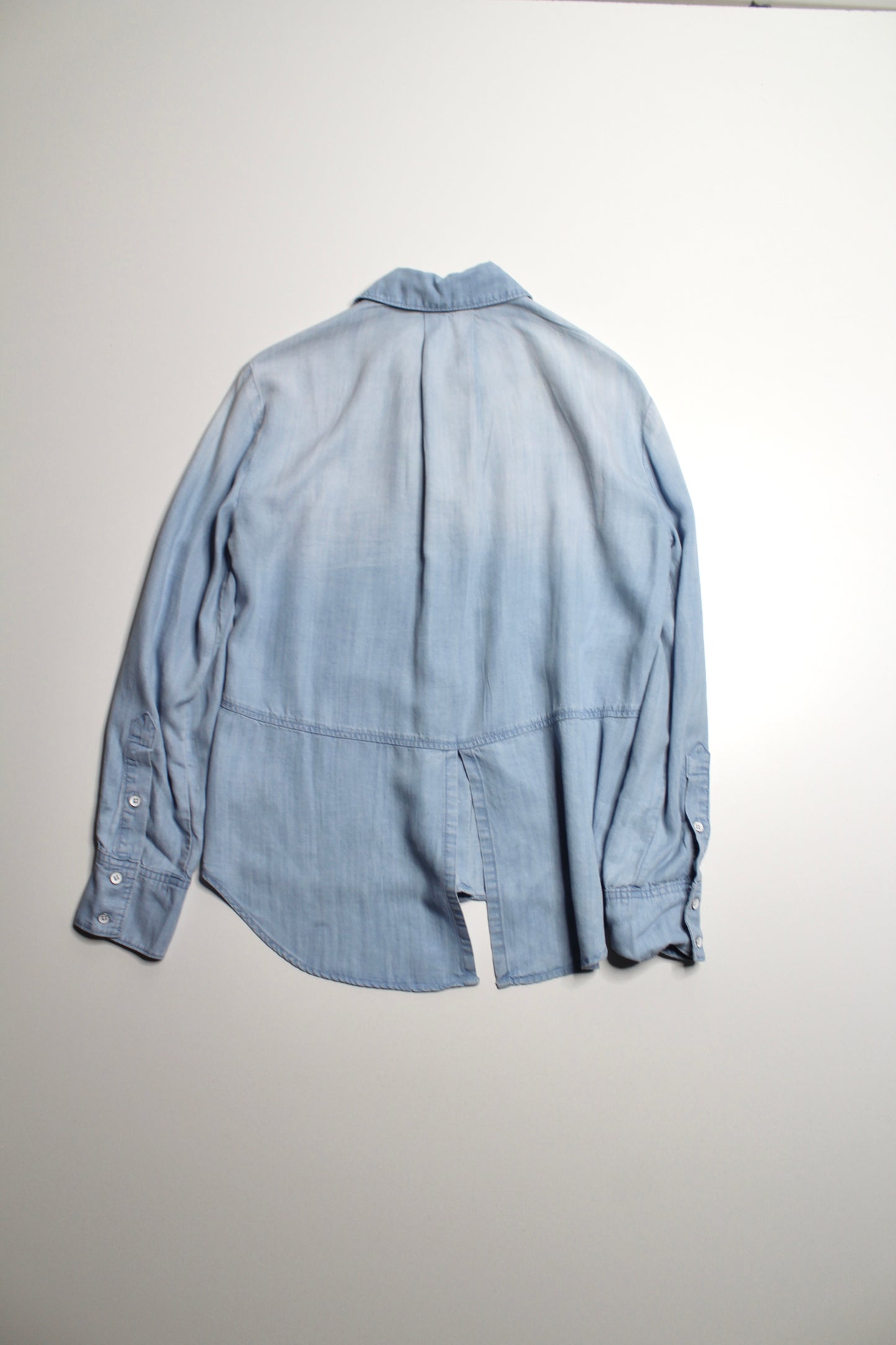 Anthropologie Cloth & Stone chambray tencel button down long sleeve, size xsmall (relaxed fit)