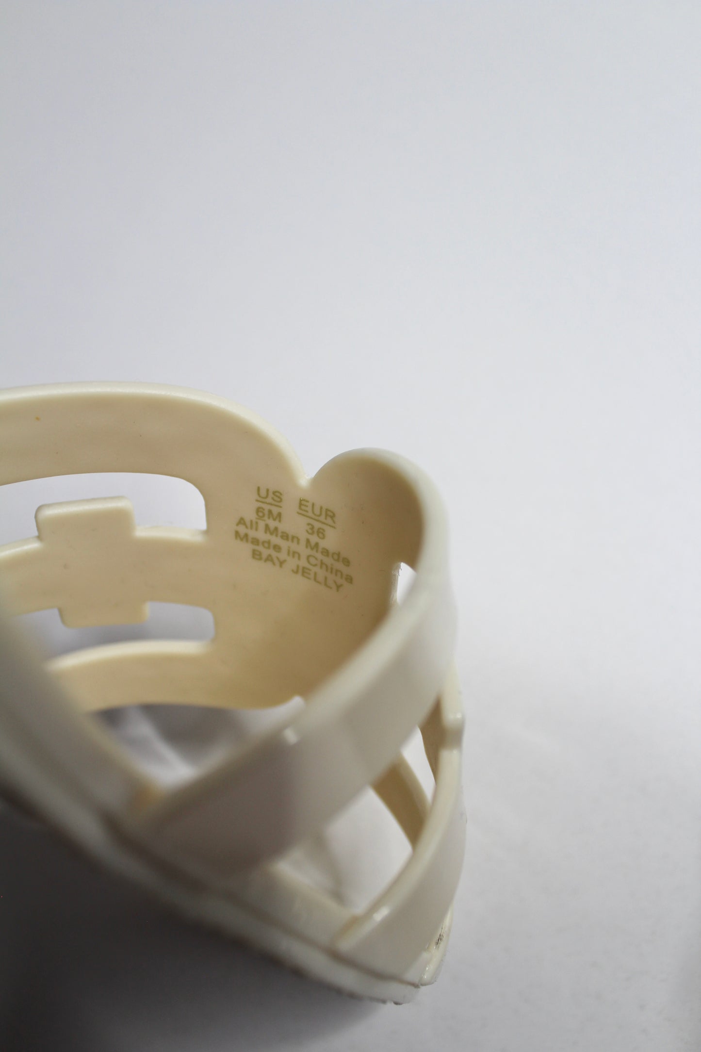 Sam Edelman ivory 'bay jelly' sandals, size 6 (fits like 6.5)