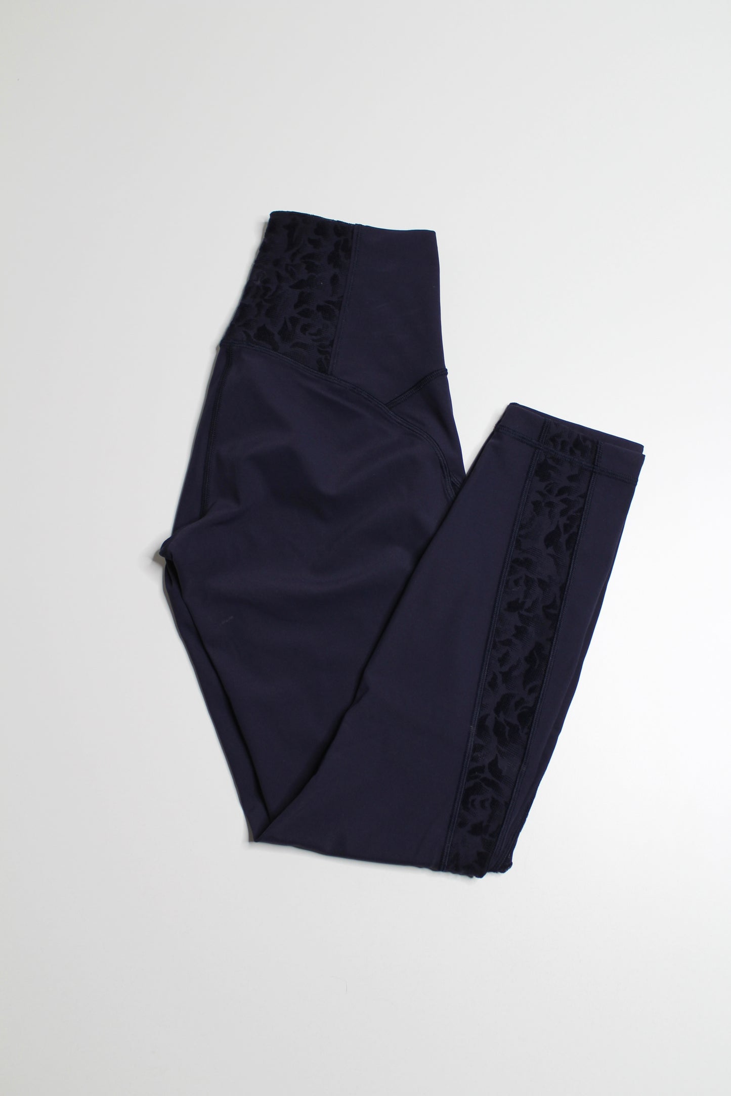 Lululemon midnight navy flocked meant to move 7/8 tight, size 6 *new without tags