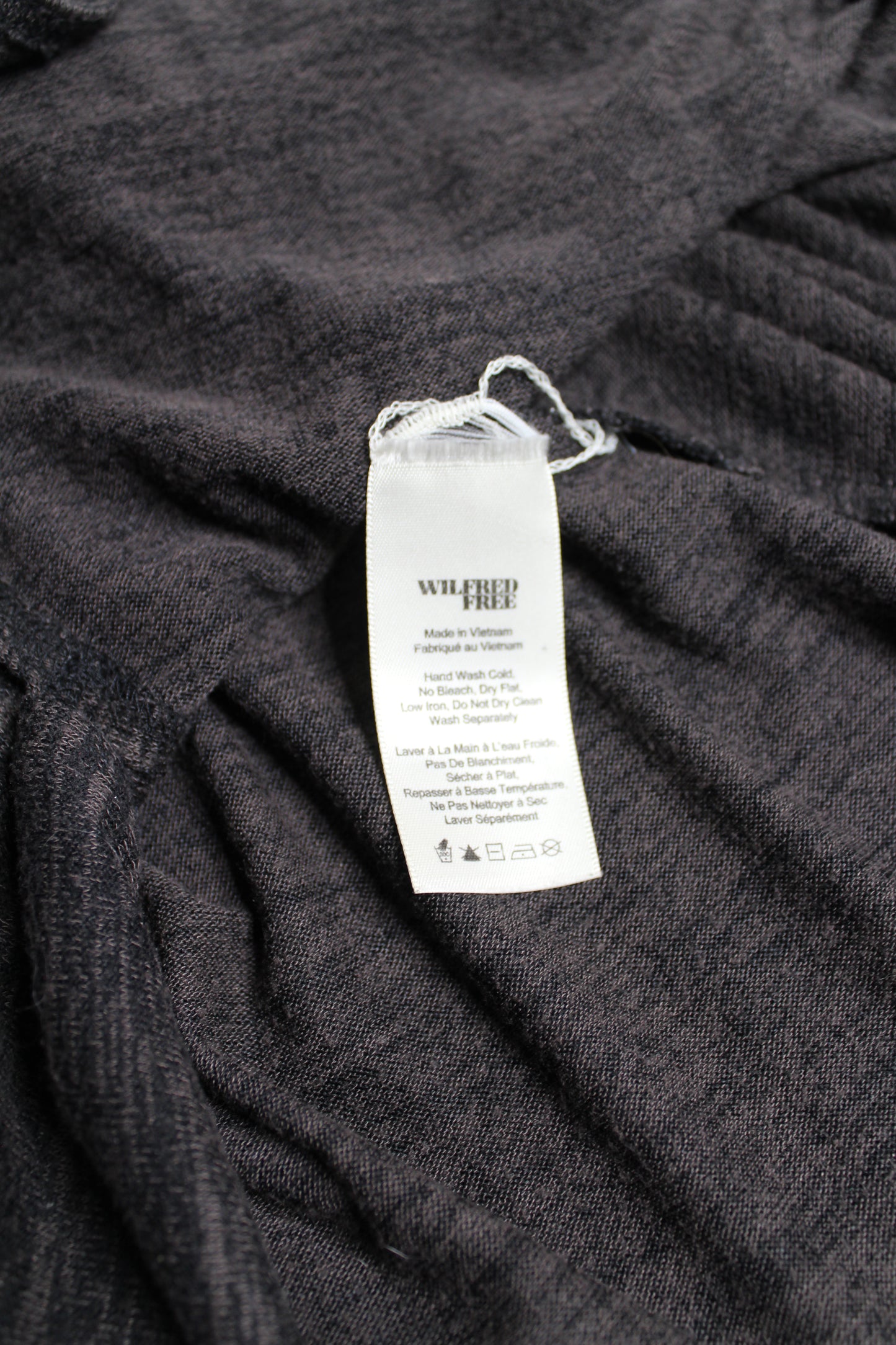 Aritzia wilfred free ornella jersey tank, size xxs (loose fit) Fits xxs/xs (price reduced: was $15)