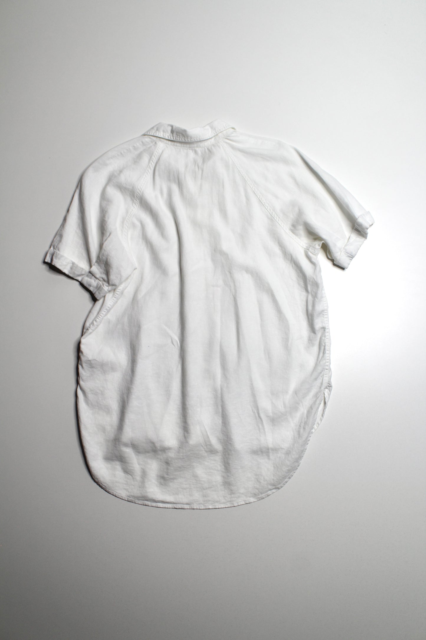 Aritzia Wilfred white button down short sleeve, size xs (relaxed fit)