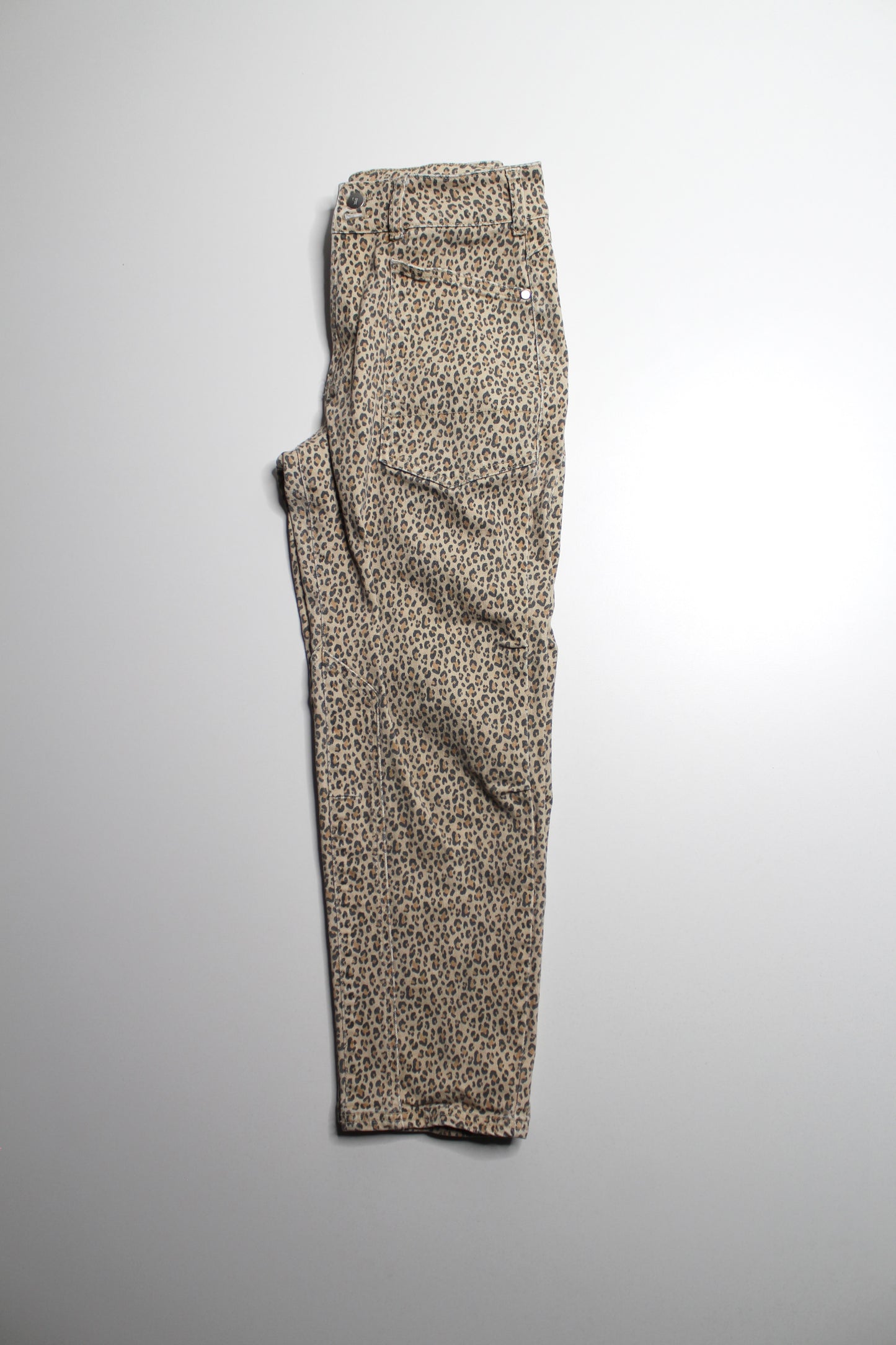 Anthropologie Pilcro cheetah print straight leg jeans, no size. Fits like 27/28 (sale: was $48)