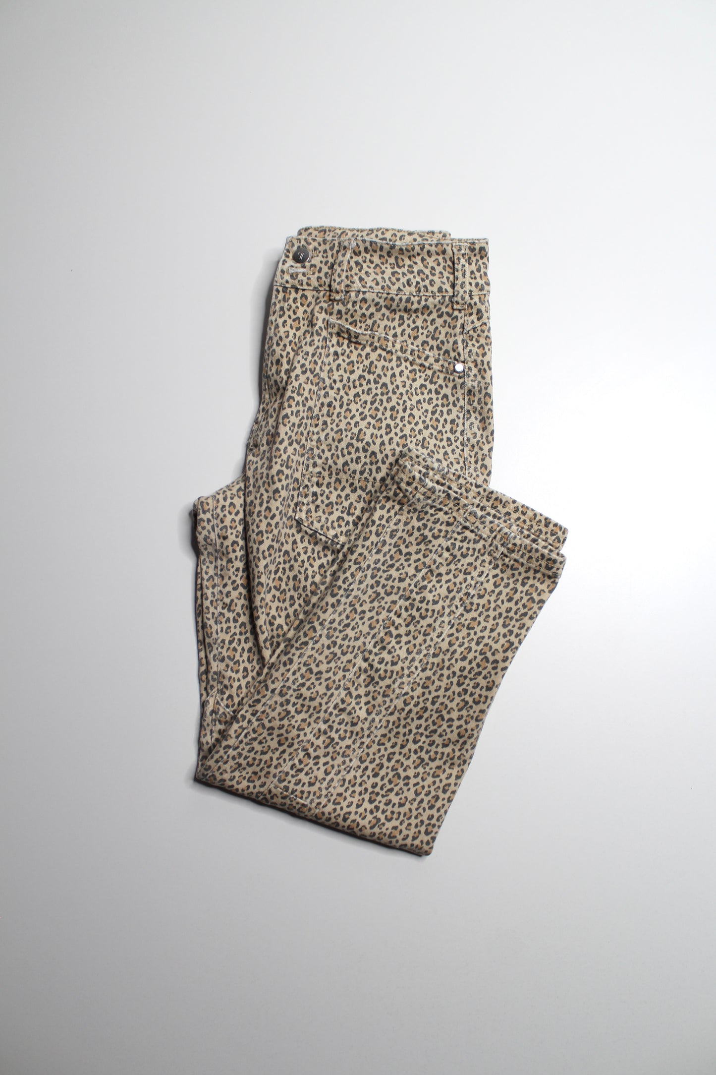 Anthropologie Pilcro cheetah print straight leg jeans, no size. Fits like 27/28 (sale: was $48)