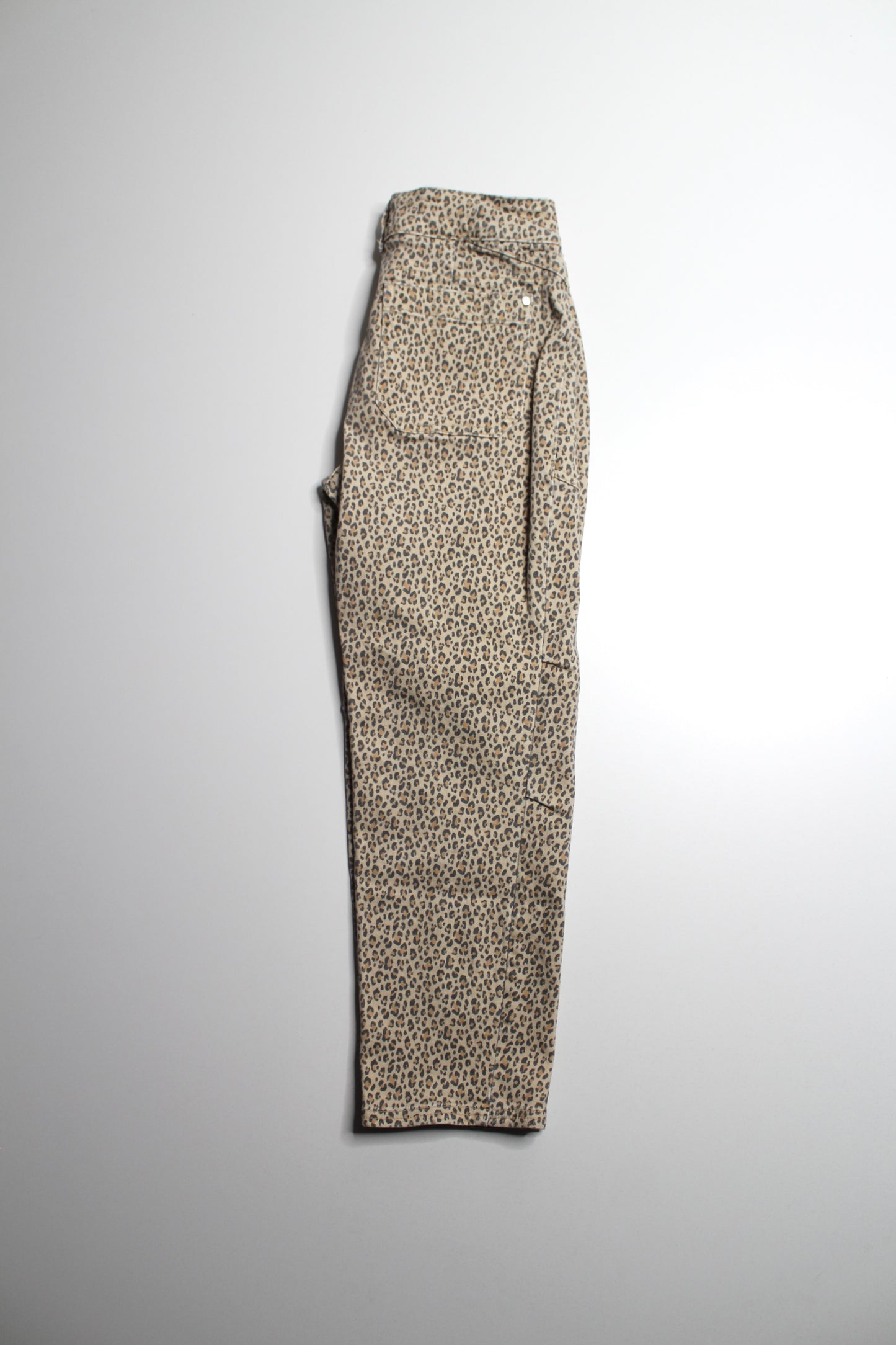Anthropologie Pilcro cheetah print straight leg jeans, no size. Fits like 27/28 (sale: was $48)